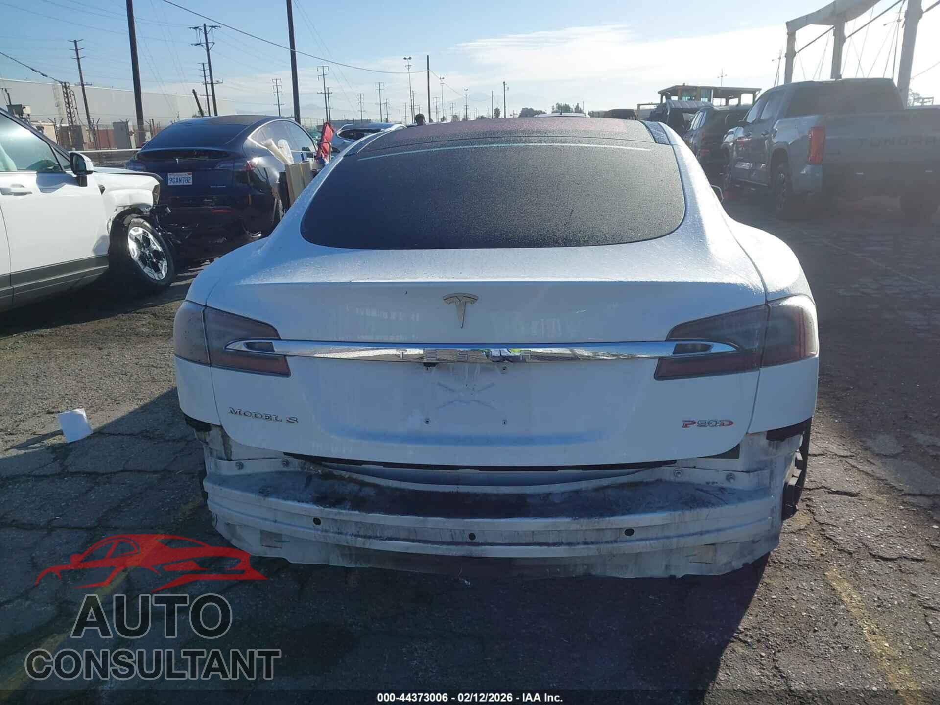 TESLA MODEL S 2015 - 5YJSA1H22FF097598