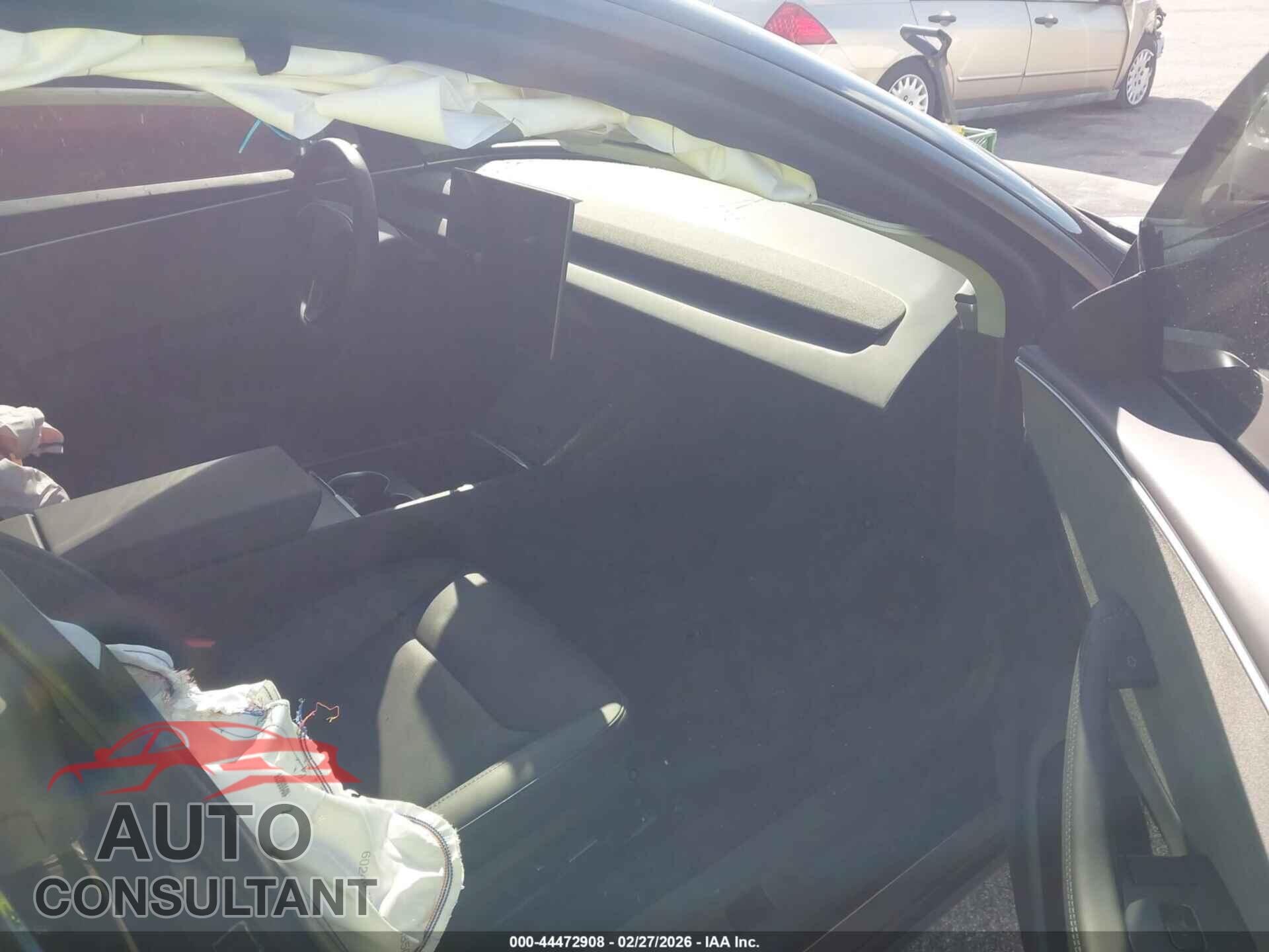 TESLA MODEL 3 2025 - 5YJ3E1EA2SF056936