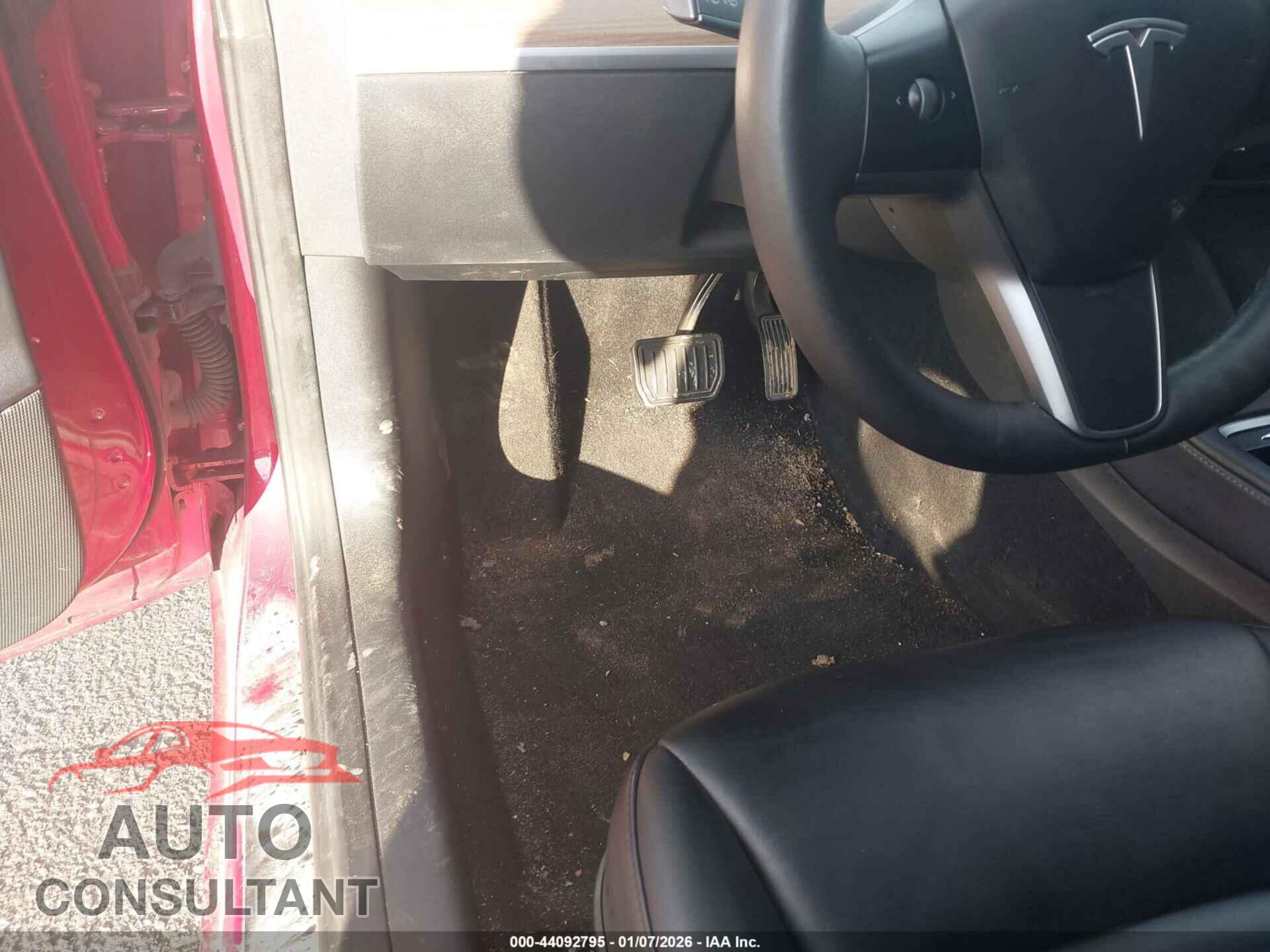 TESLA MODEL 3 2023 - 5YJ3E1EA3PF452302