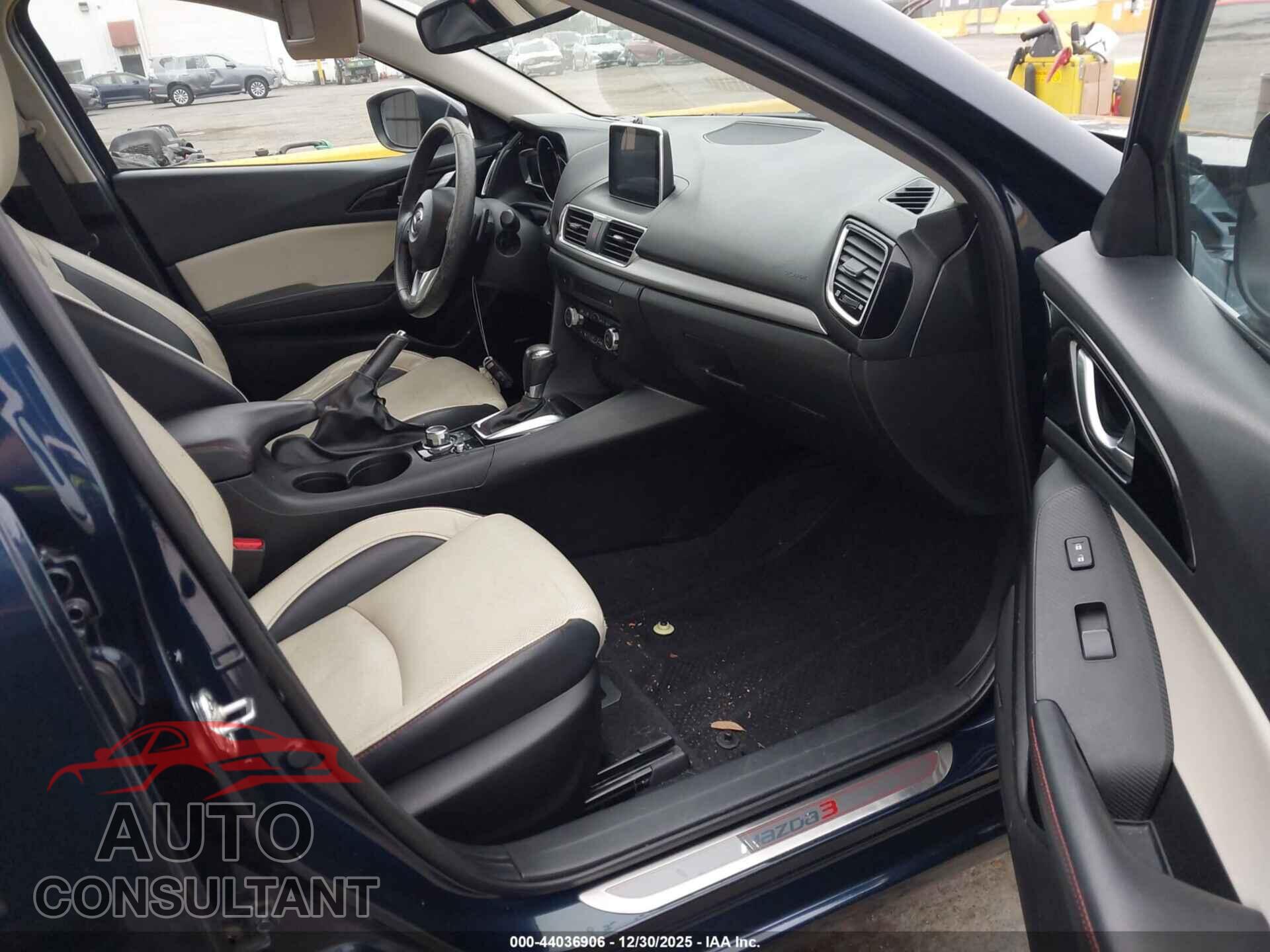 MAZDA MAZDA3 2015 - JM1BM1M38F1262620