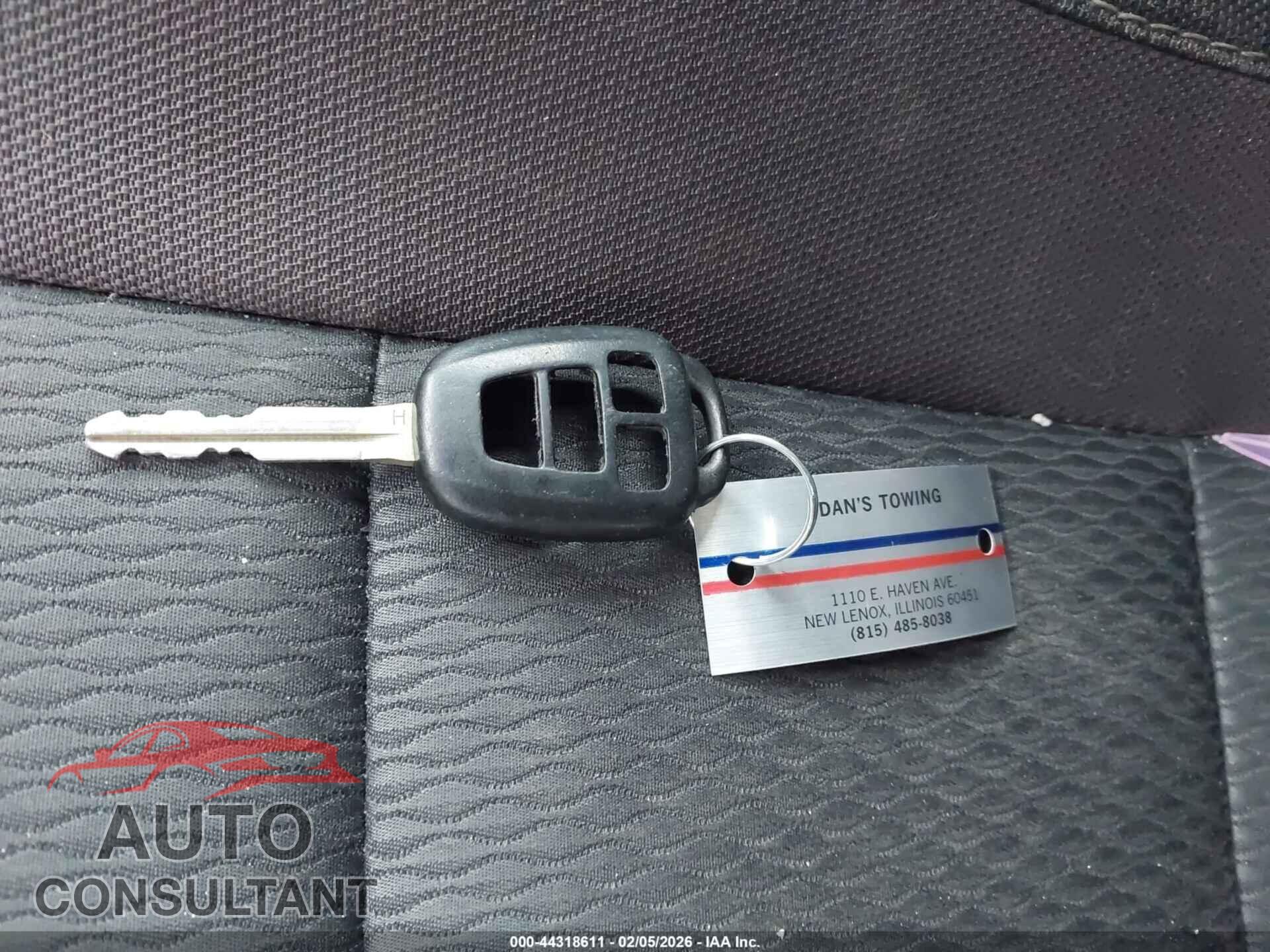 TOYOTA COROLLA 2017 - 2T1BURHE1HC826312