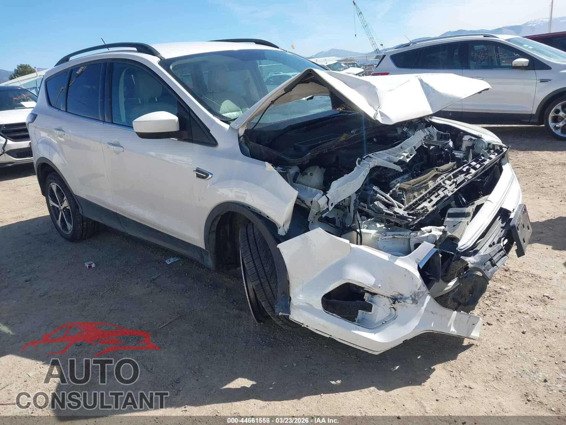 FORD ESCAPE 2018 - 1FMCU9HD5JUB28107