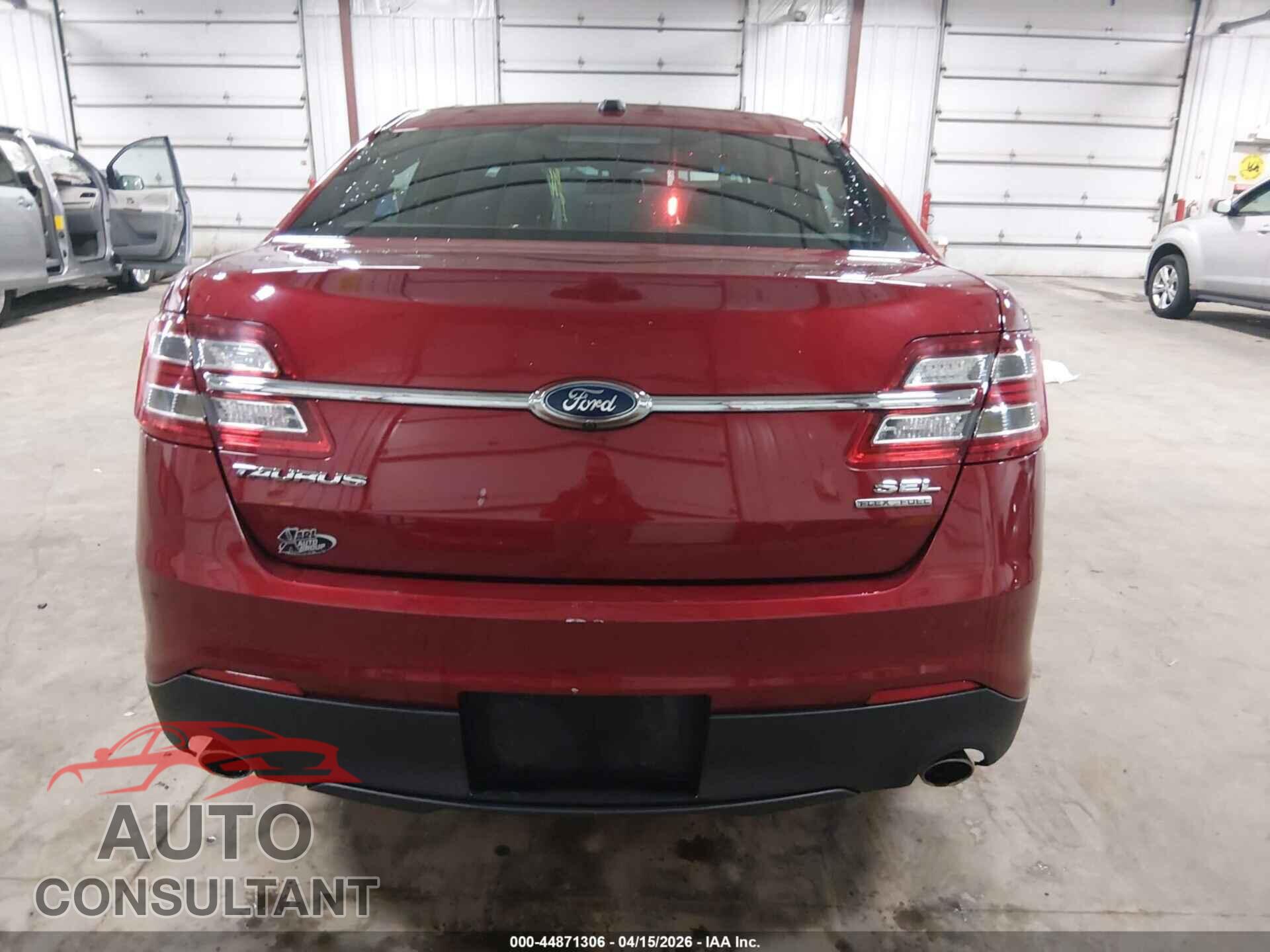 FORD TAURUS 2017 - 1FAHP2E89HG117187