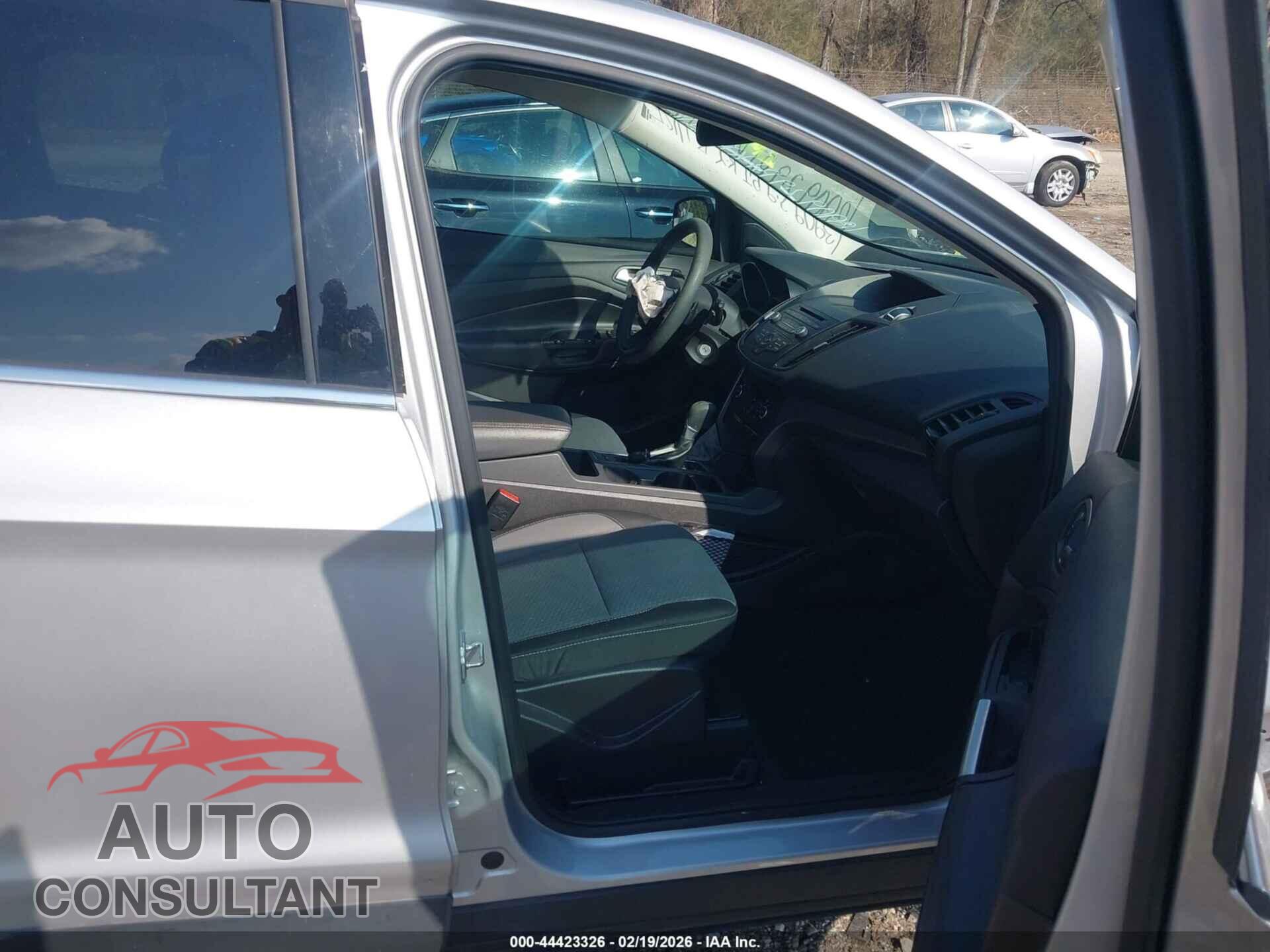 FORD ESCAPE 2017 - 1FMCU0GD7HUD93909