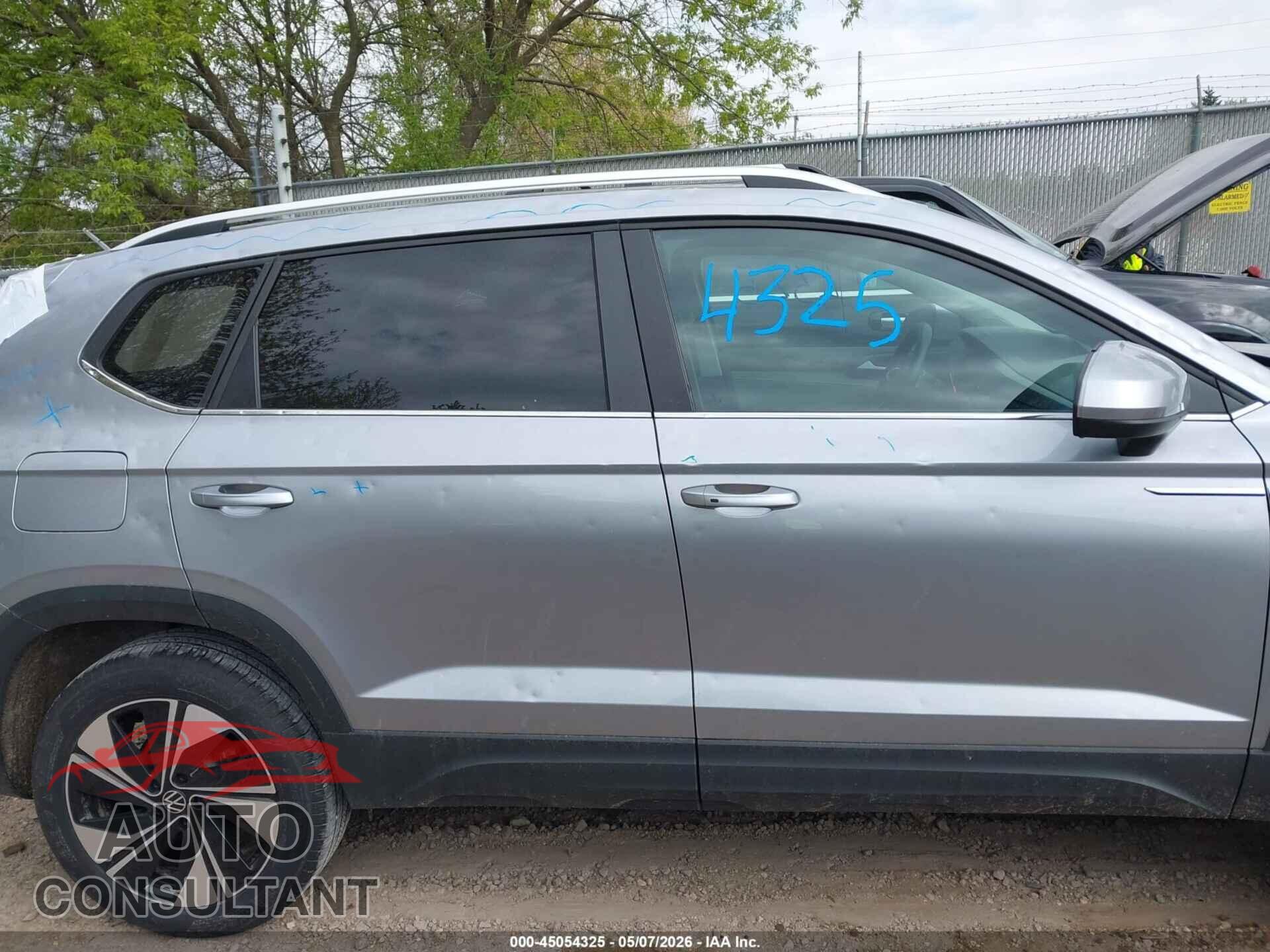 VOLKSWAGEN TAOS 2024 - 3VVVX7B22RM059393