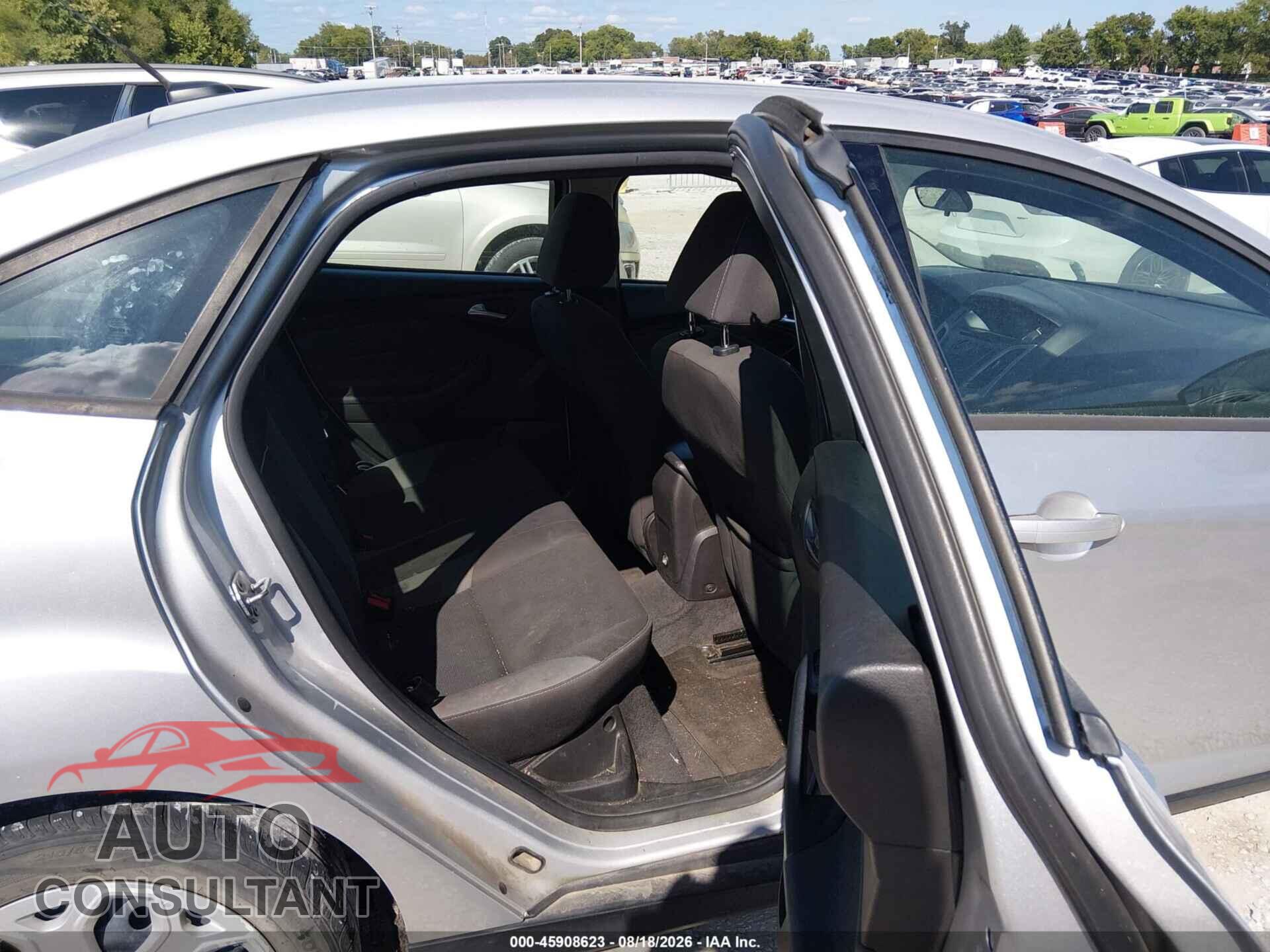 FORD FOCUS 2012 - 1FAHP3F22CL418903