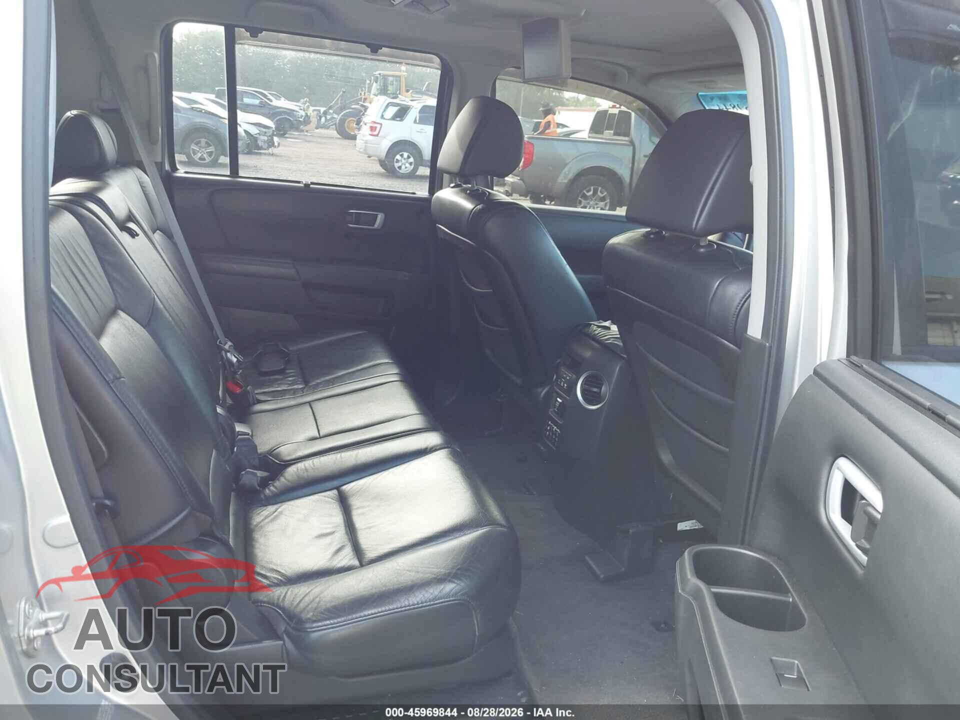 HONDA PILOT 2011 - 5FNYF4H90BB002265