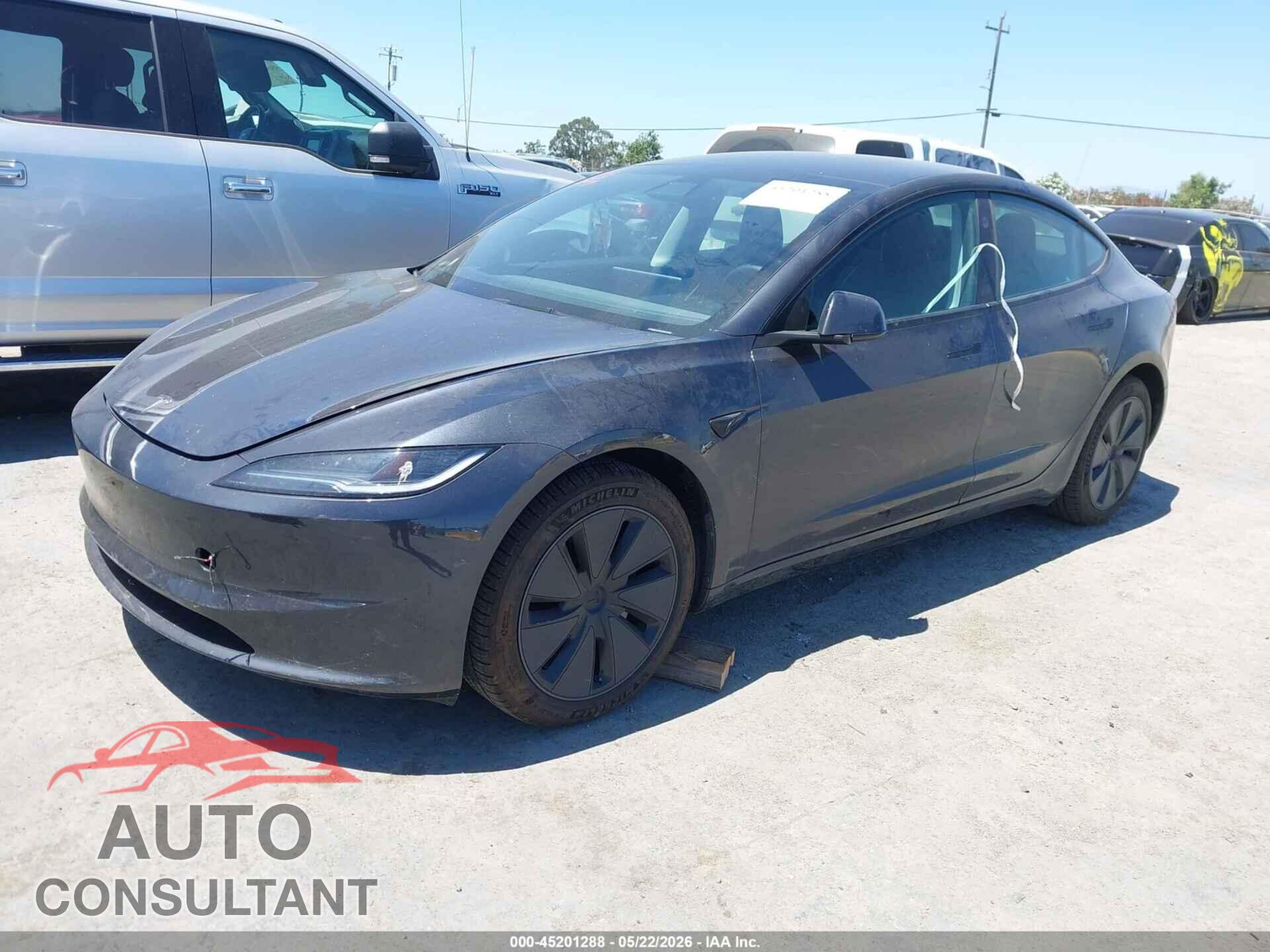 TESLA MODEL 3 2024 - 5YJ3E1EA3RF737696