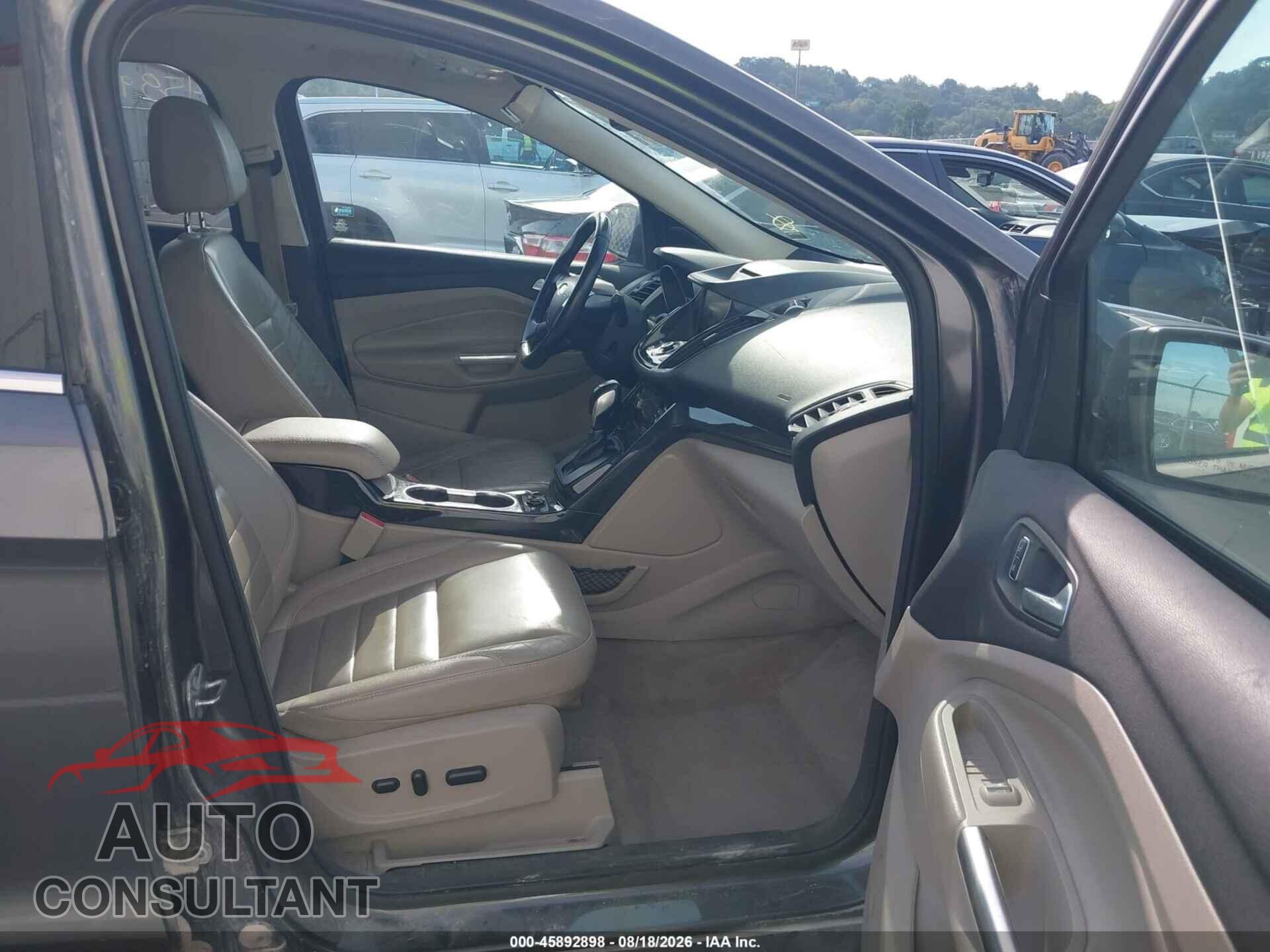 FORD ESCAPE 2015 - 1FMCU9J90FUC66991