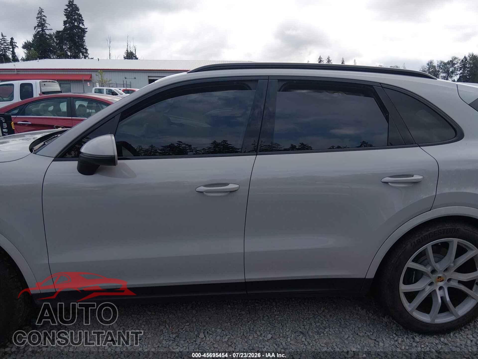PORSCHE CAYENNE 2024 - WP1AA2AY2RDA01320