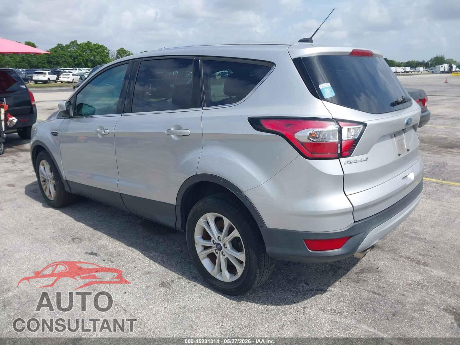 FORD ESCAPE 2017 - 1FMCU0GD9HUF02256