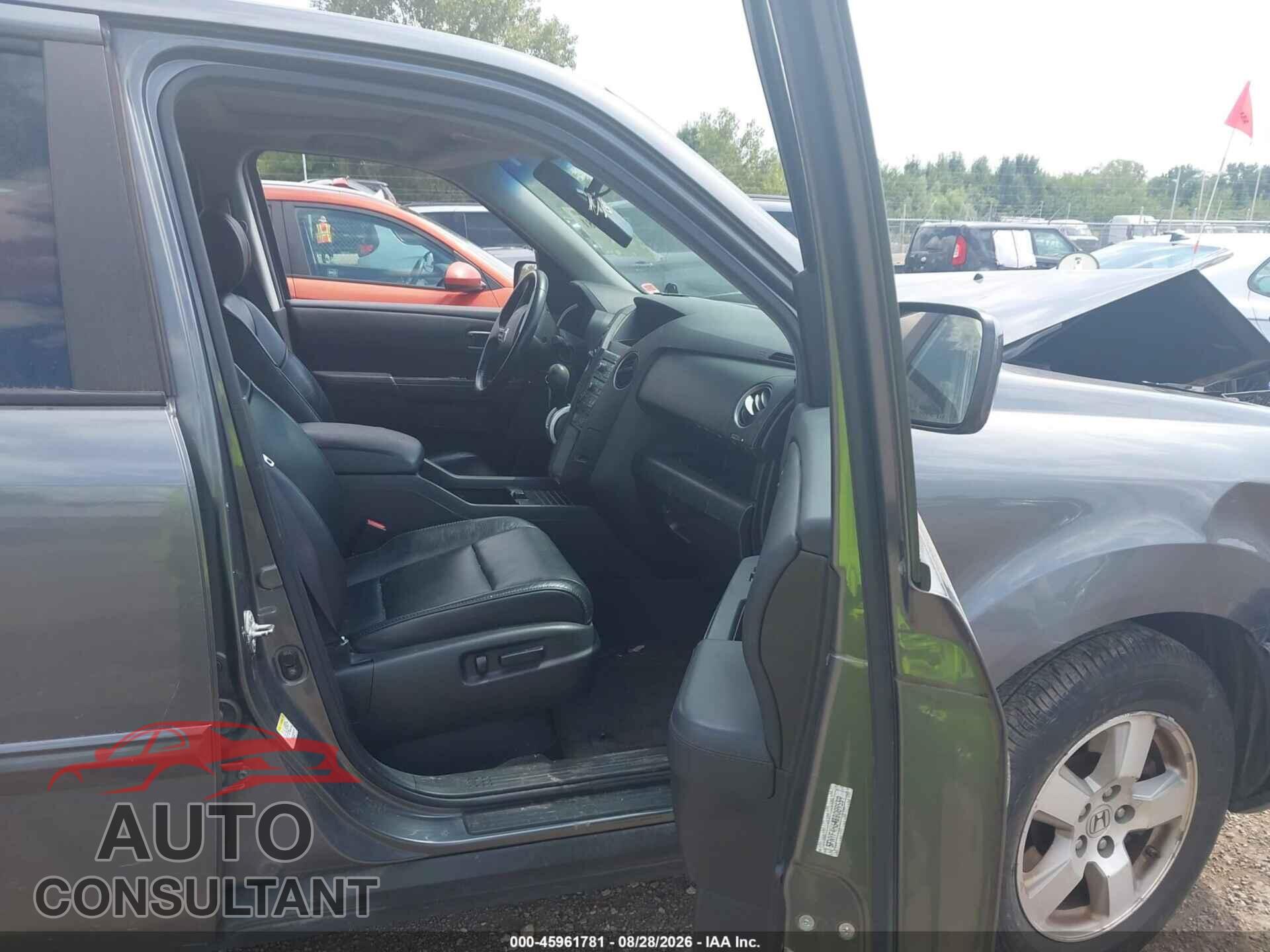 HONDA PILOT 2011 - 5FNYF4H64BB089559