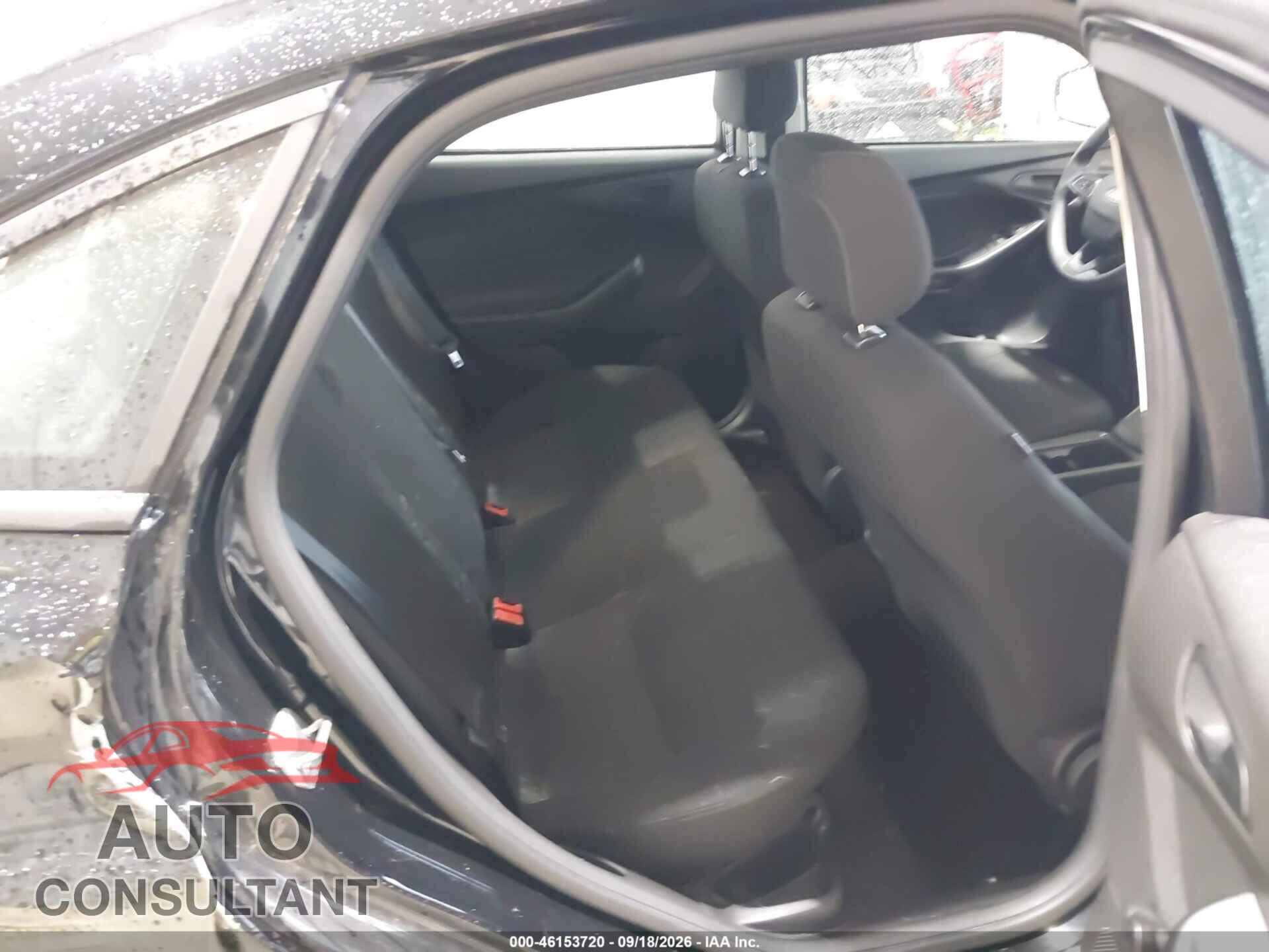 FORD FOCUS 2017 - 1FADP3E27HL337452