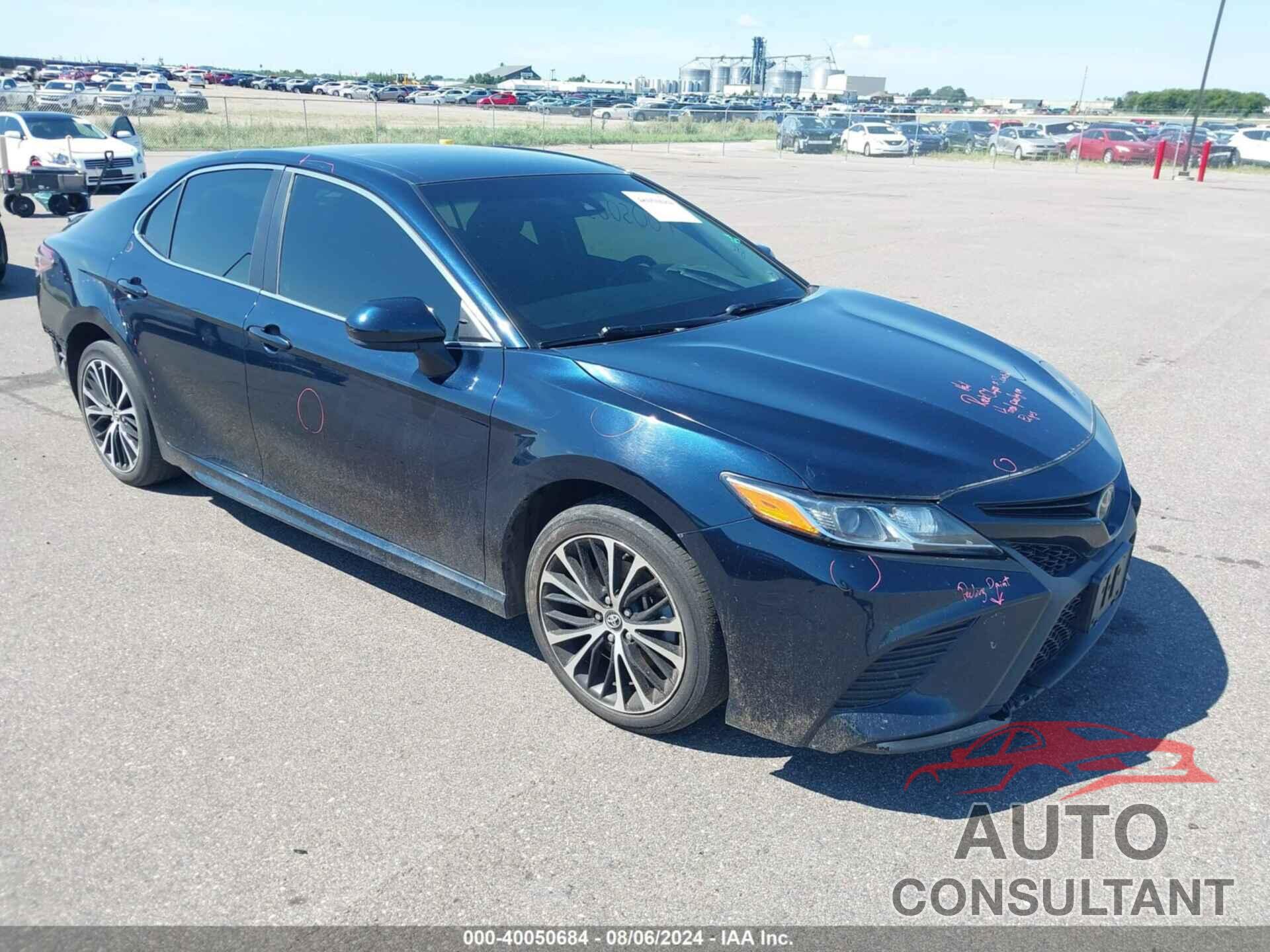 TOYOTA CAMRY 2018 - 4T1B11HK0JU542576