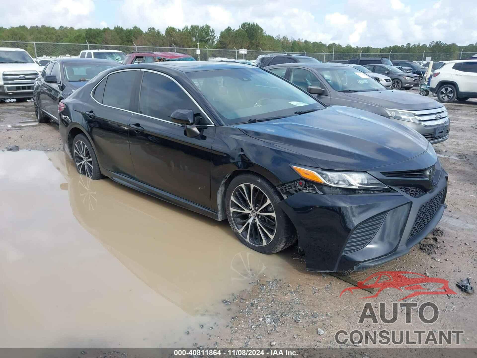 TOYOTA CAMRY 2018 - 4T1B11HK7JU015439