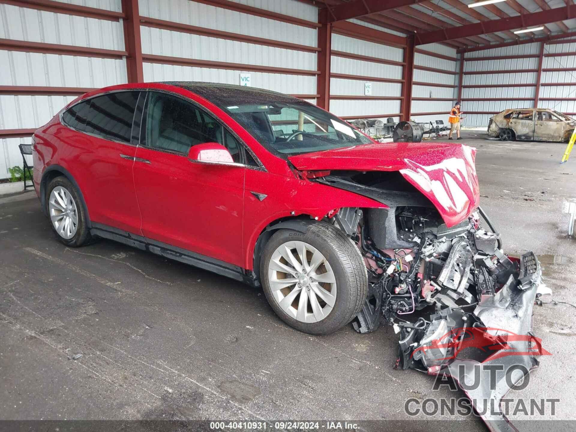 TESLA MODEL X 2020 - 5YJXCAE28LF236066