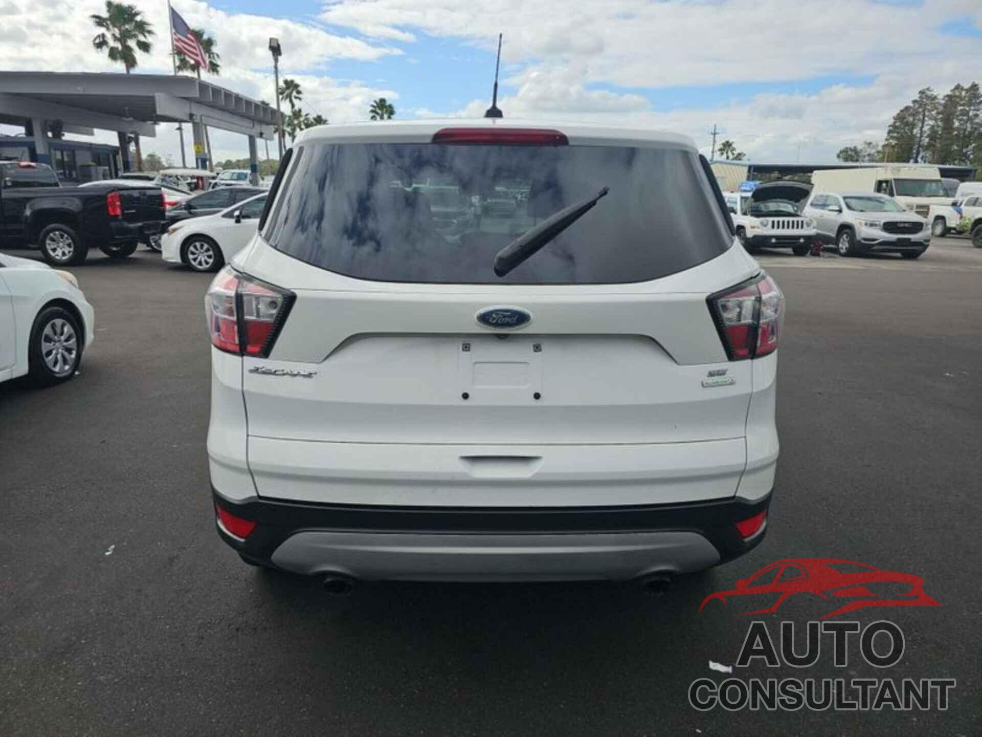 FORD ESCAPE 2017 - 1FMCU0GD5HUD78583
