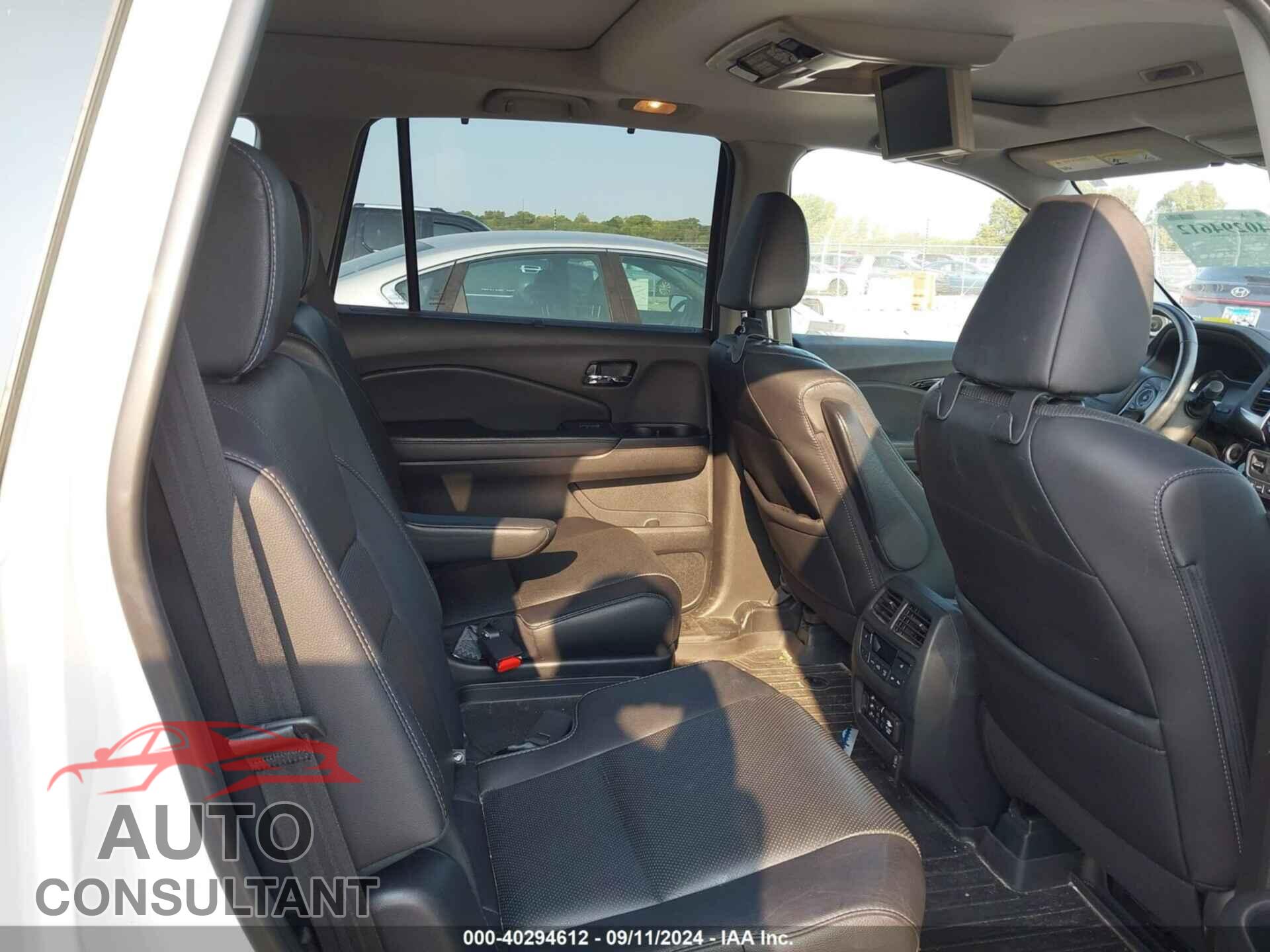 HONDA PILOT 2017 - 5FNYF6H04HB090856