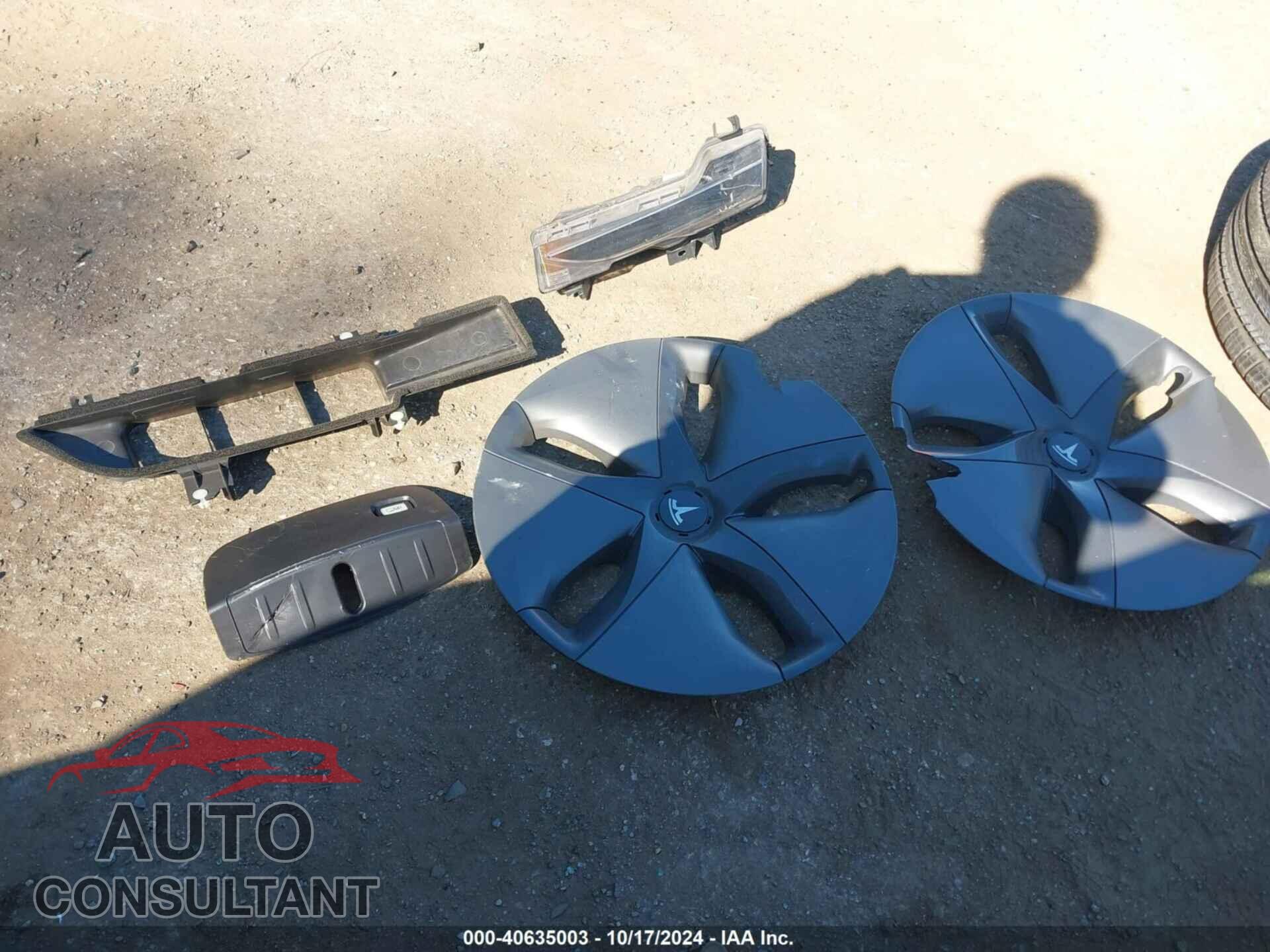TESLA MODEL 3 2019 - 5YJ3E1EA9KF483479