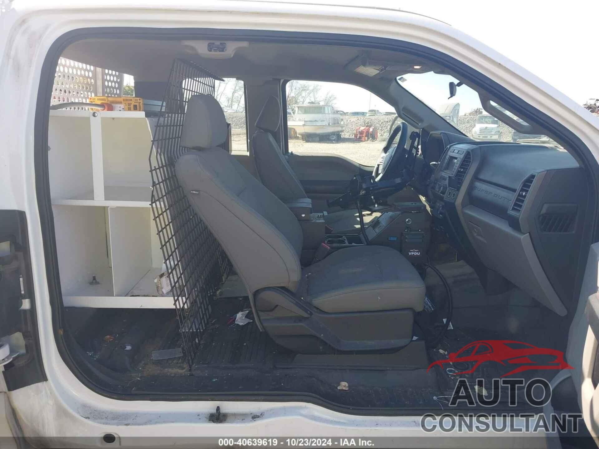 FORD F-350 2021 - 1FD8X3A62MED08651