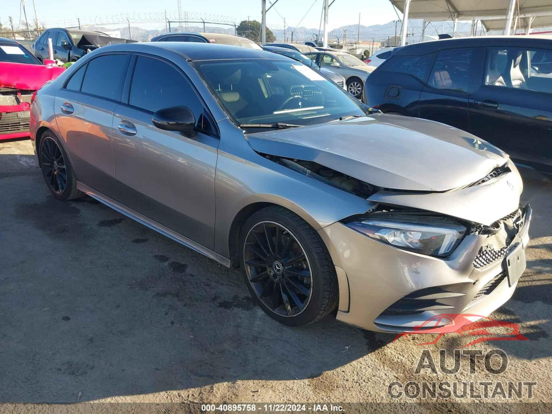 MERCEDES-BENZ A 220 2019 - WDD3G4EB6KW017143