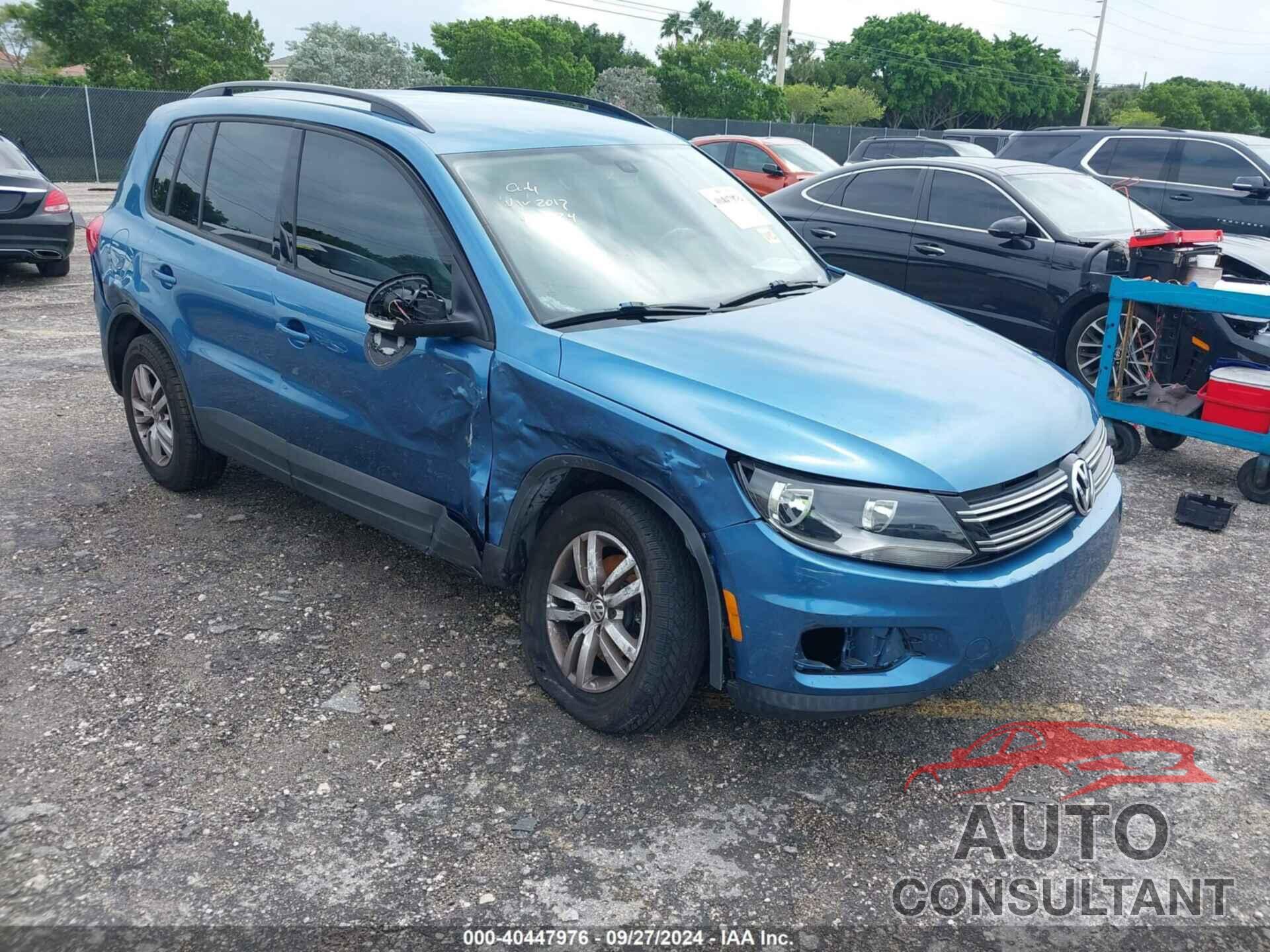 VOLKSWAGEN TIGUAN 2017 - WVGAV7AX6HK020128