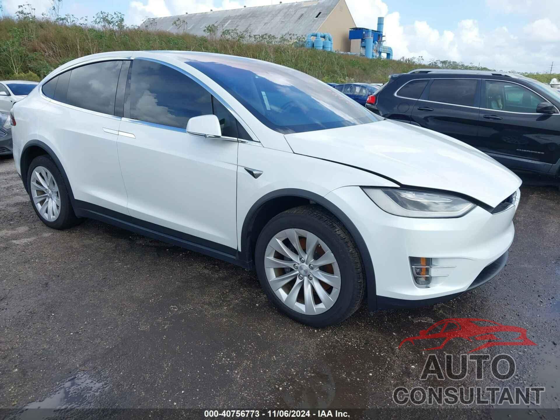 TESLA MODEL X 2019 - 5YJXCBE28KF152415