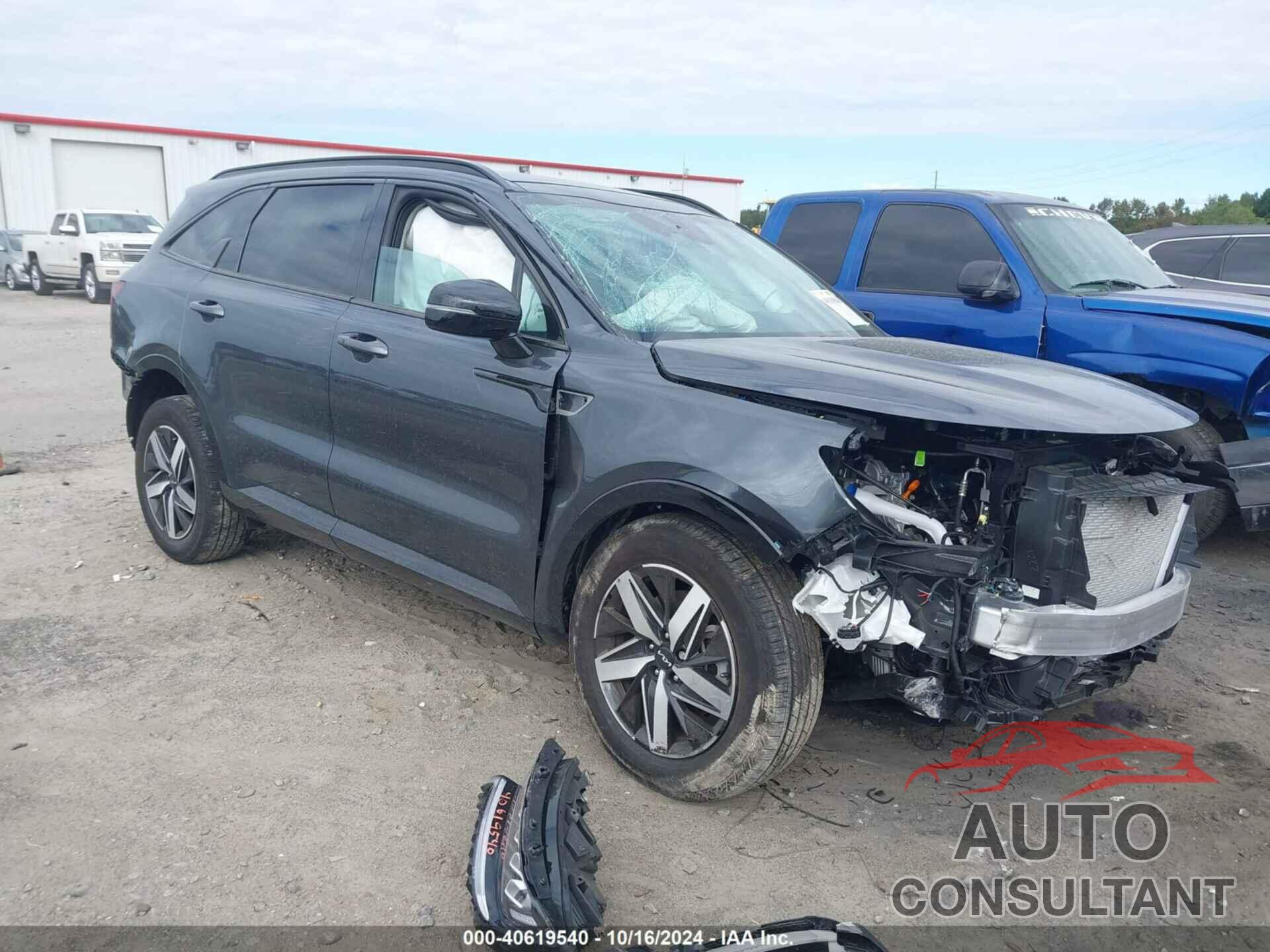 KIA SORENTO 2023 - 5XYRL4LC7PG249640