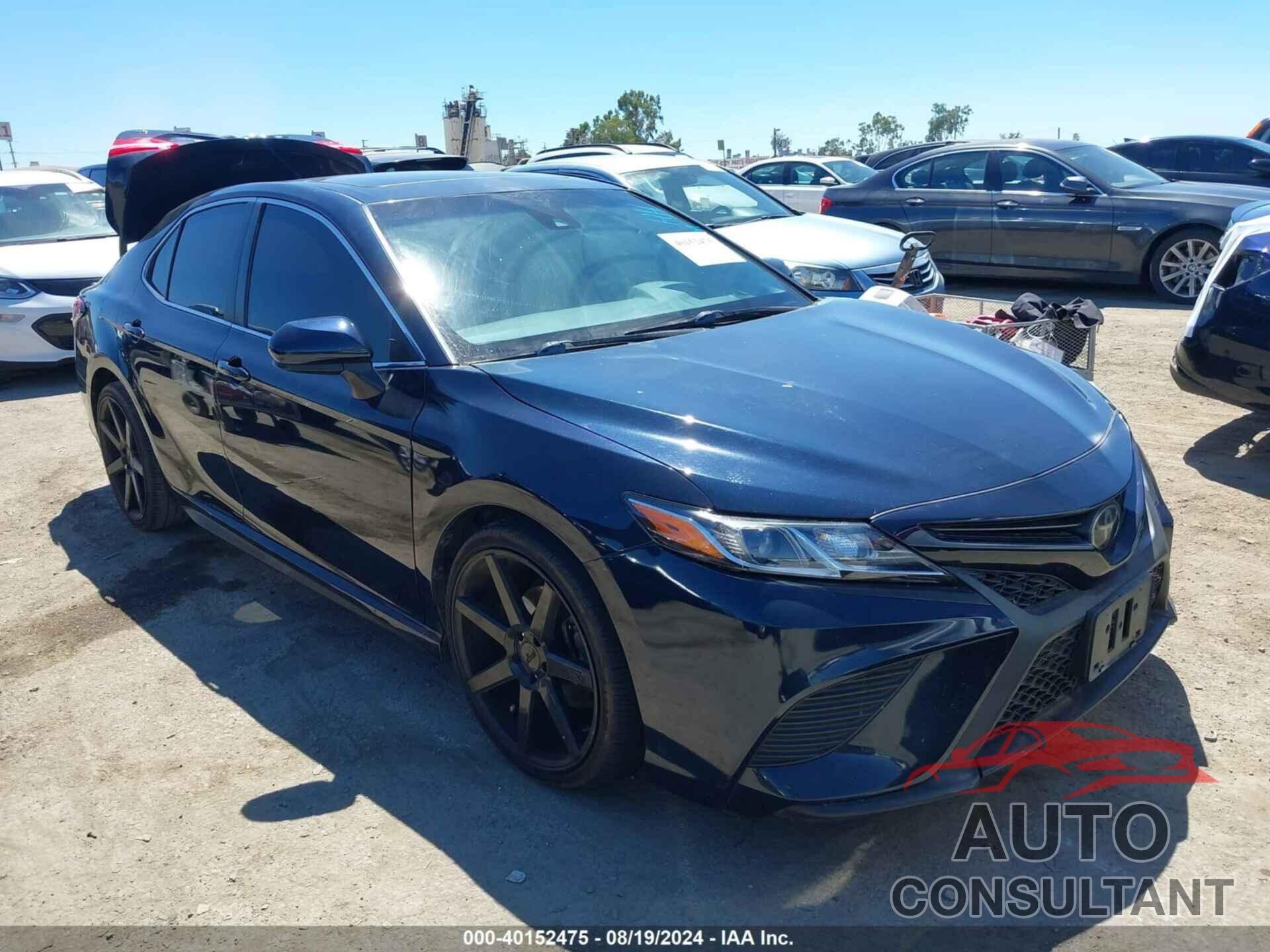 TOYOTA CAMRY 2018 - 4T1B11HK4JU621863