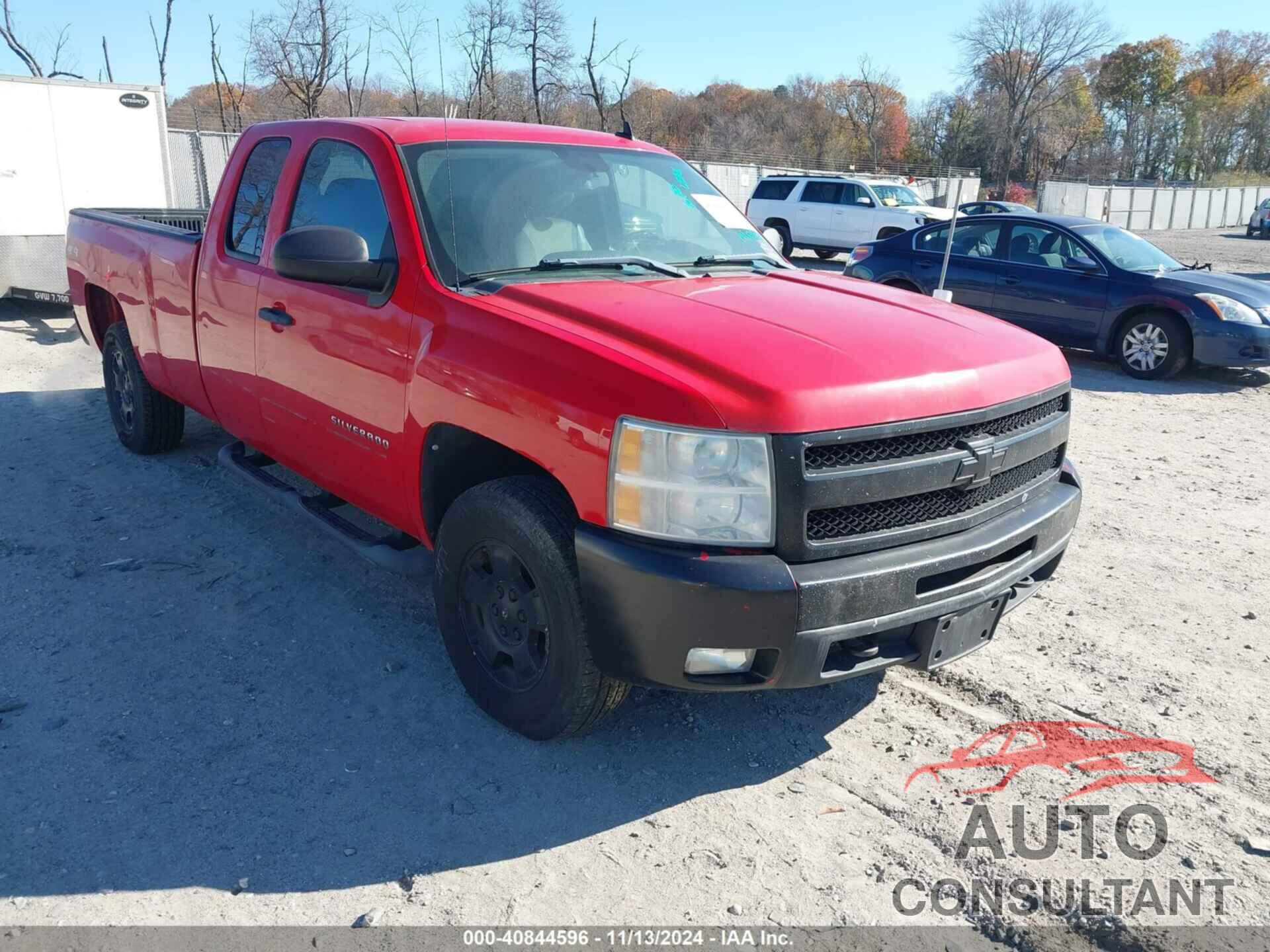 CHEVROLET SILVERADO 1500 2011 - 1GCRKSE04BZ255481