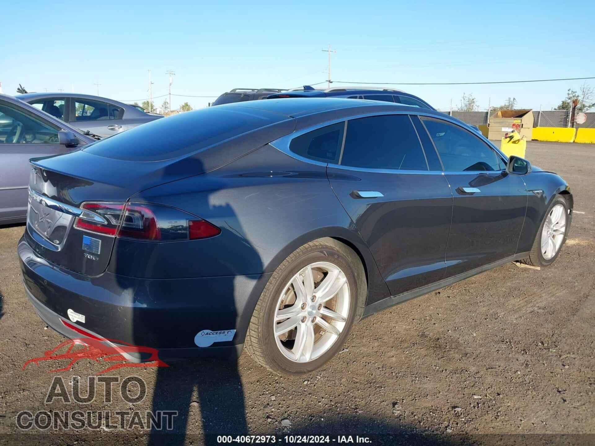 TESLA MODEL S 2015 - 5YJSA1E28FF110066