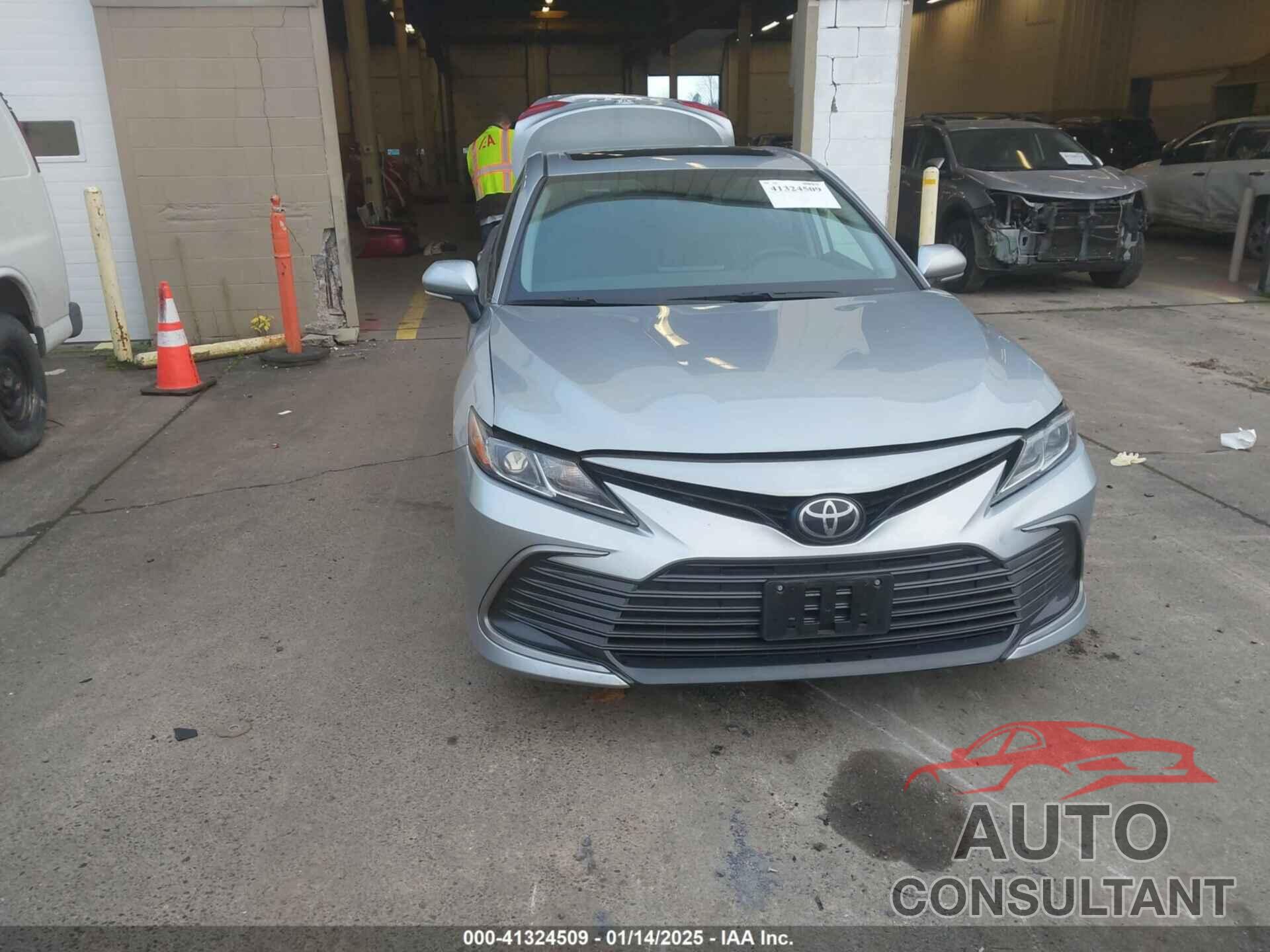 TOYOTA CAMRY 2022 - 4T1R11BKXNU066513