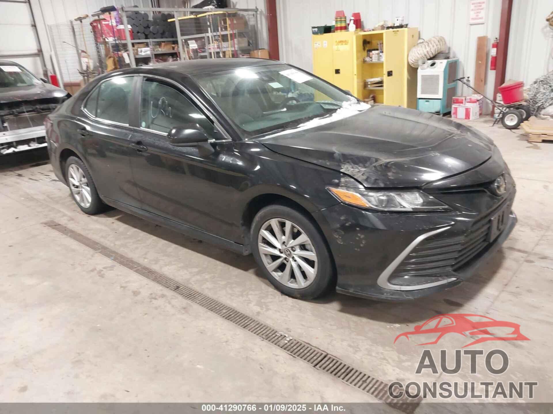 TOYOTA CAMRY 2022 - 4T1C11AK4NU058267