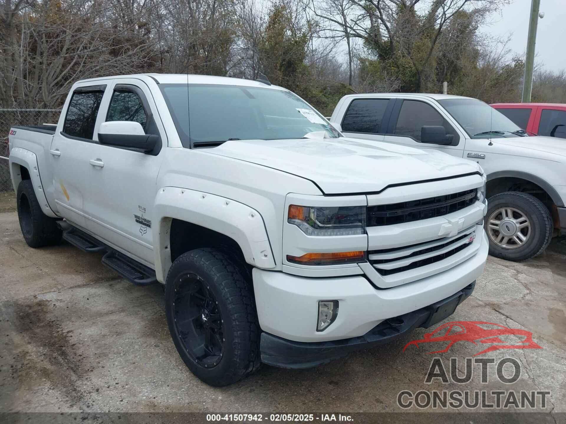 CHEVROLET SILVERADO 1500 2018 - 3GCUKREC9JG630311