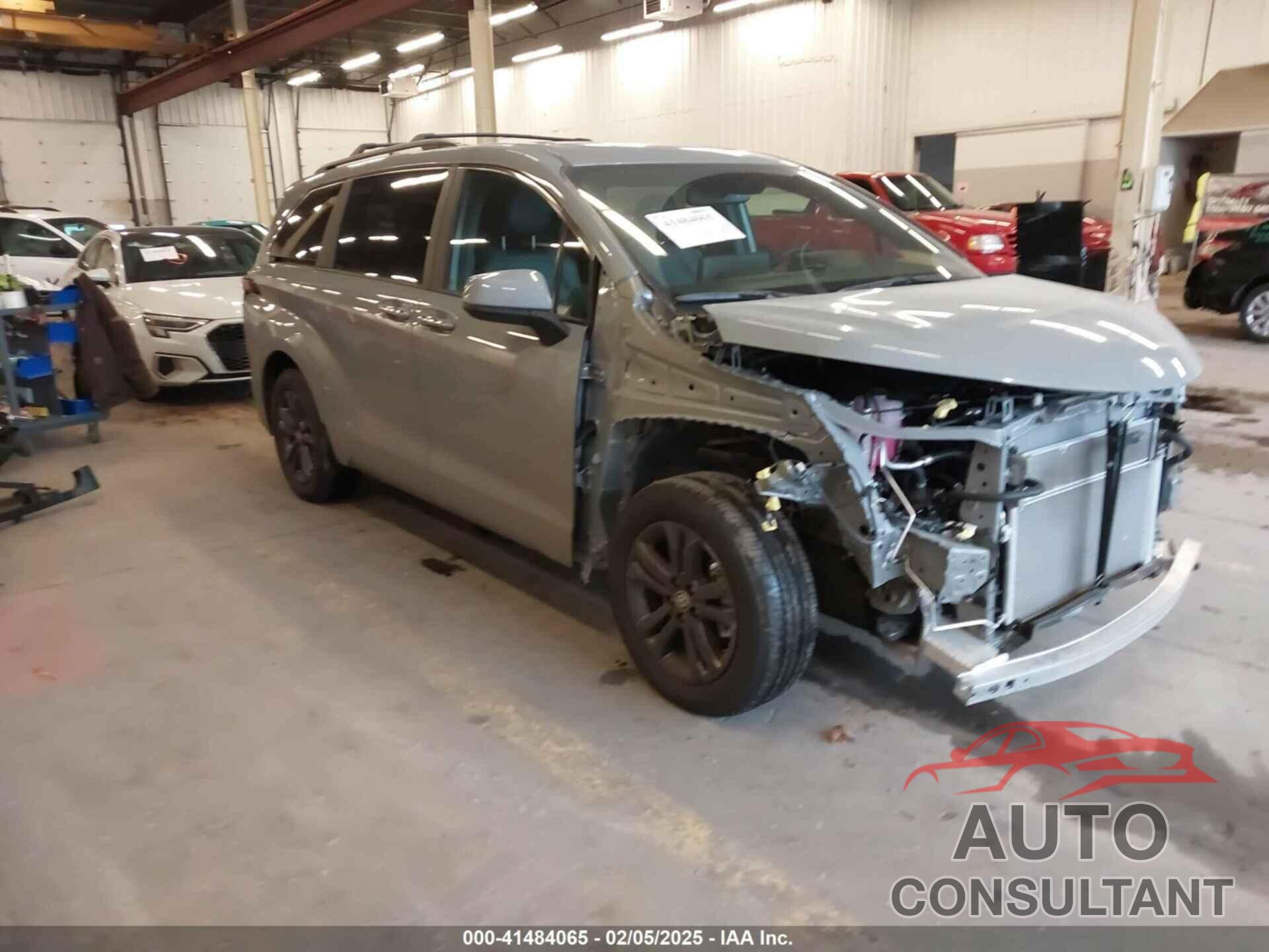 TOYOTA SIENNA 2024 - 5TDCSKFCXRS150955