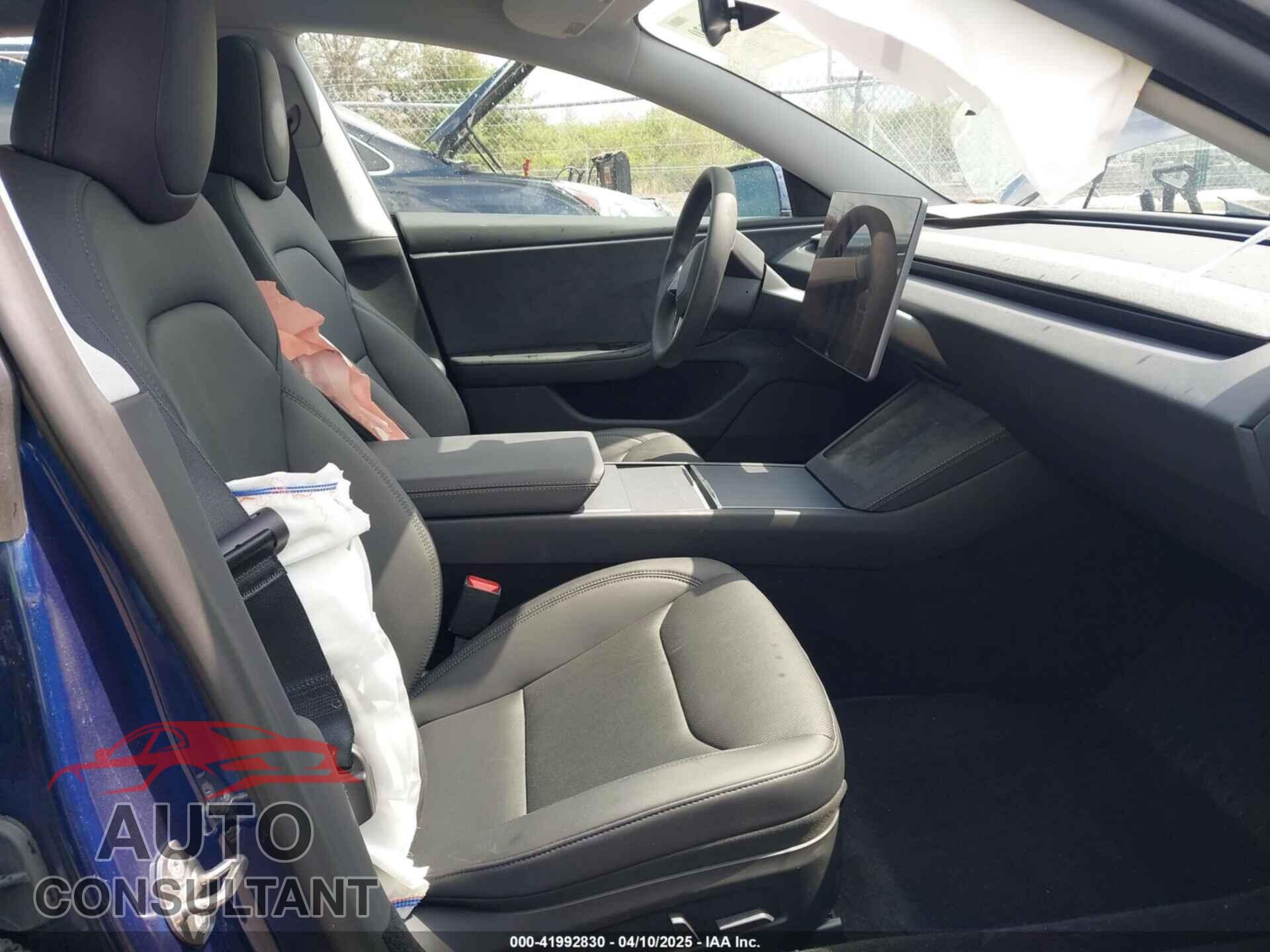 TESLA MODEL 3 2024 - 5YJ3E1EBXRF756738