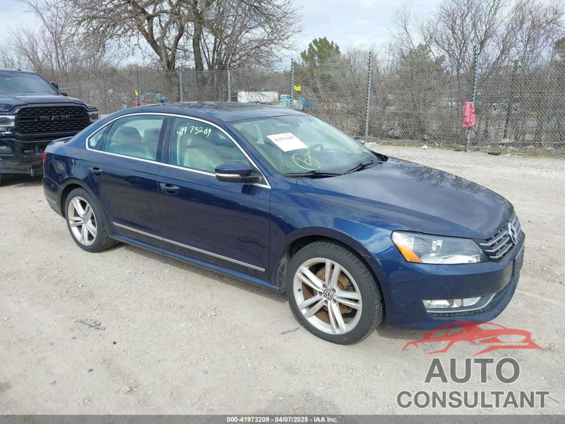 VOLKSWAGEN PASSAT 2013 - 1VWCN7A34DC018907