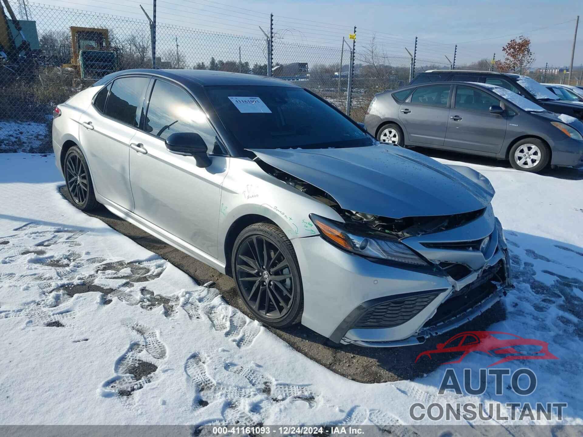 TOYOTA CAMRY 2022 - 4T1K31AK1NU036880