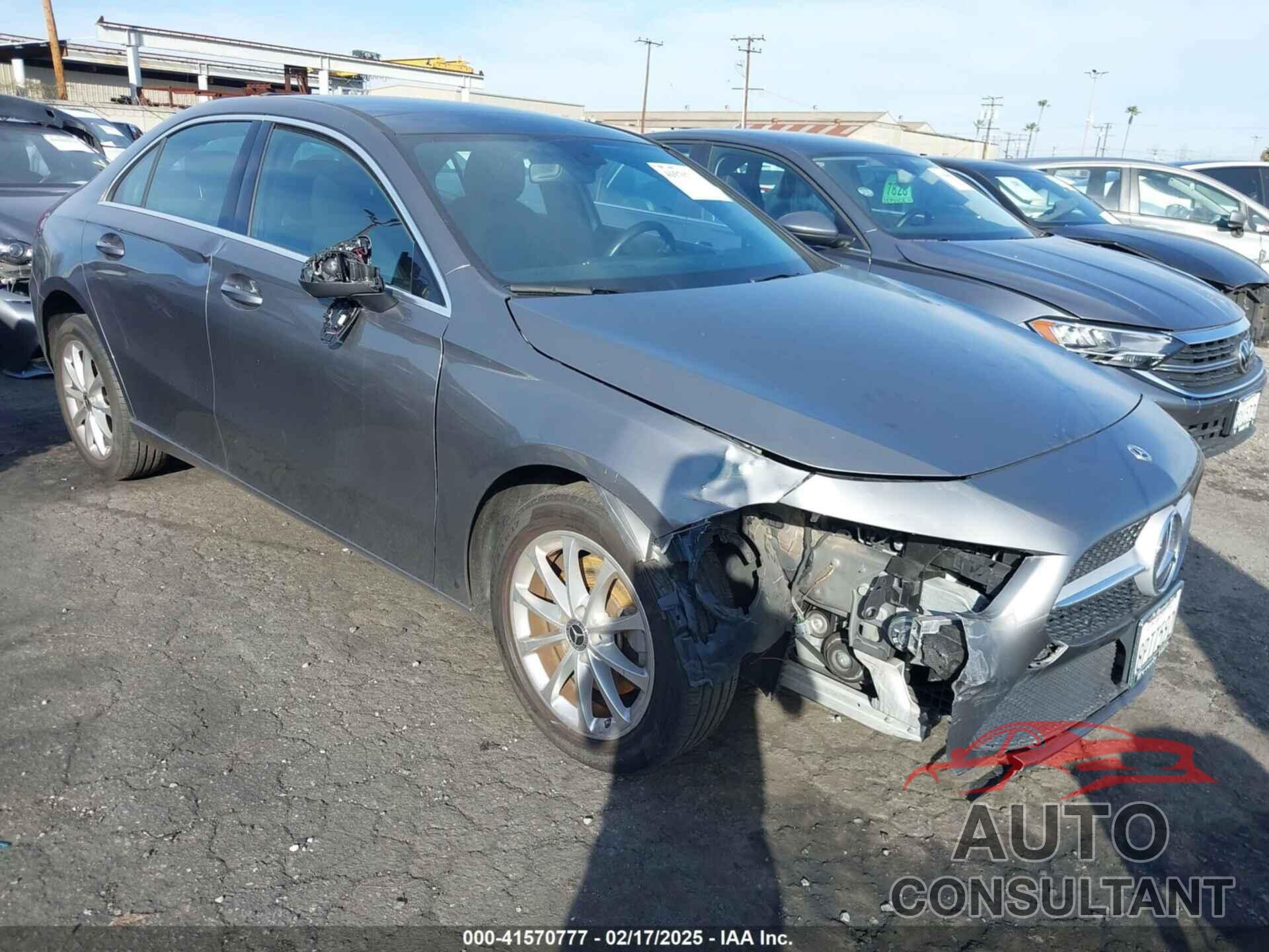 MERCEDES-BENZ A 220 2019 - WDD3G4EB3KW025944