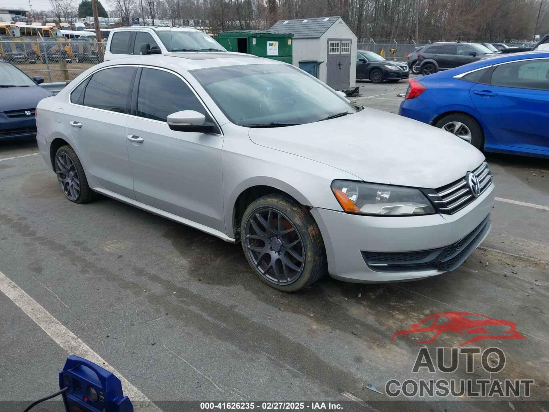 VOLKSWAGEN PASSAT 2013 - 1VWBP7A30DC115737