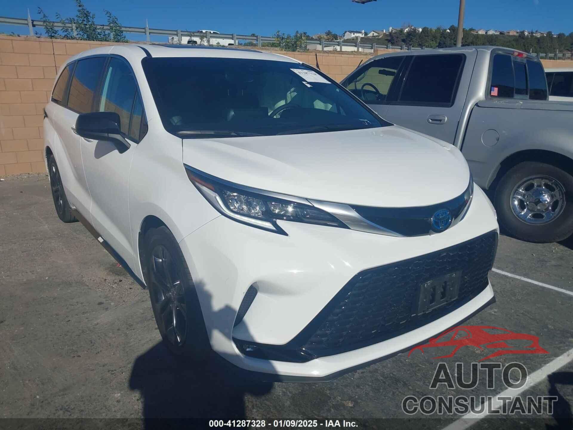 TOYOTA SIENNA 2024 - 5TDXRKEC4RS200263