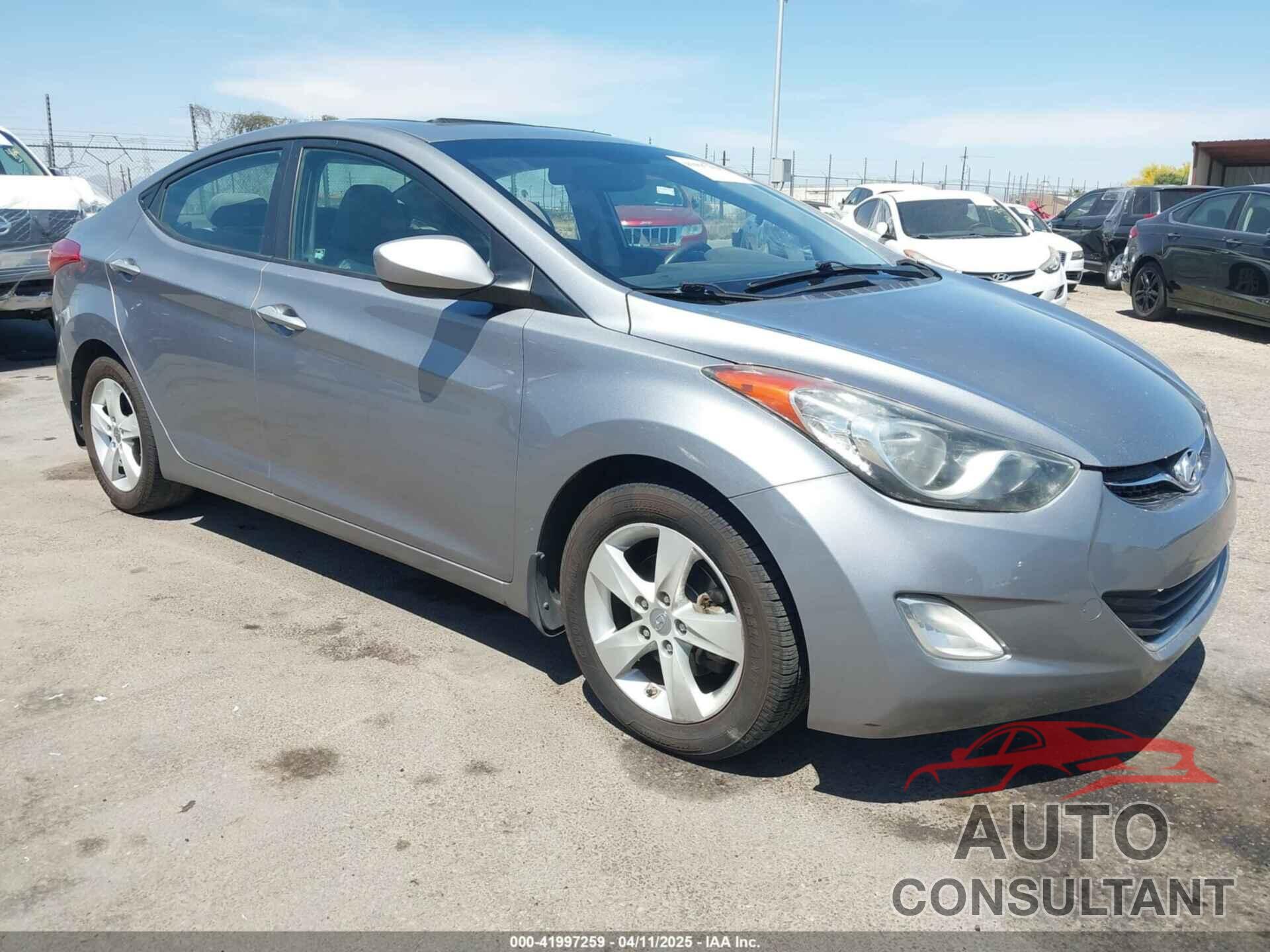 HYUNDAI ELANTRA 2013 - KMHDH4AE7DU729652