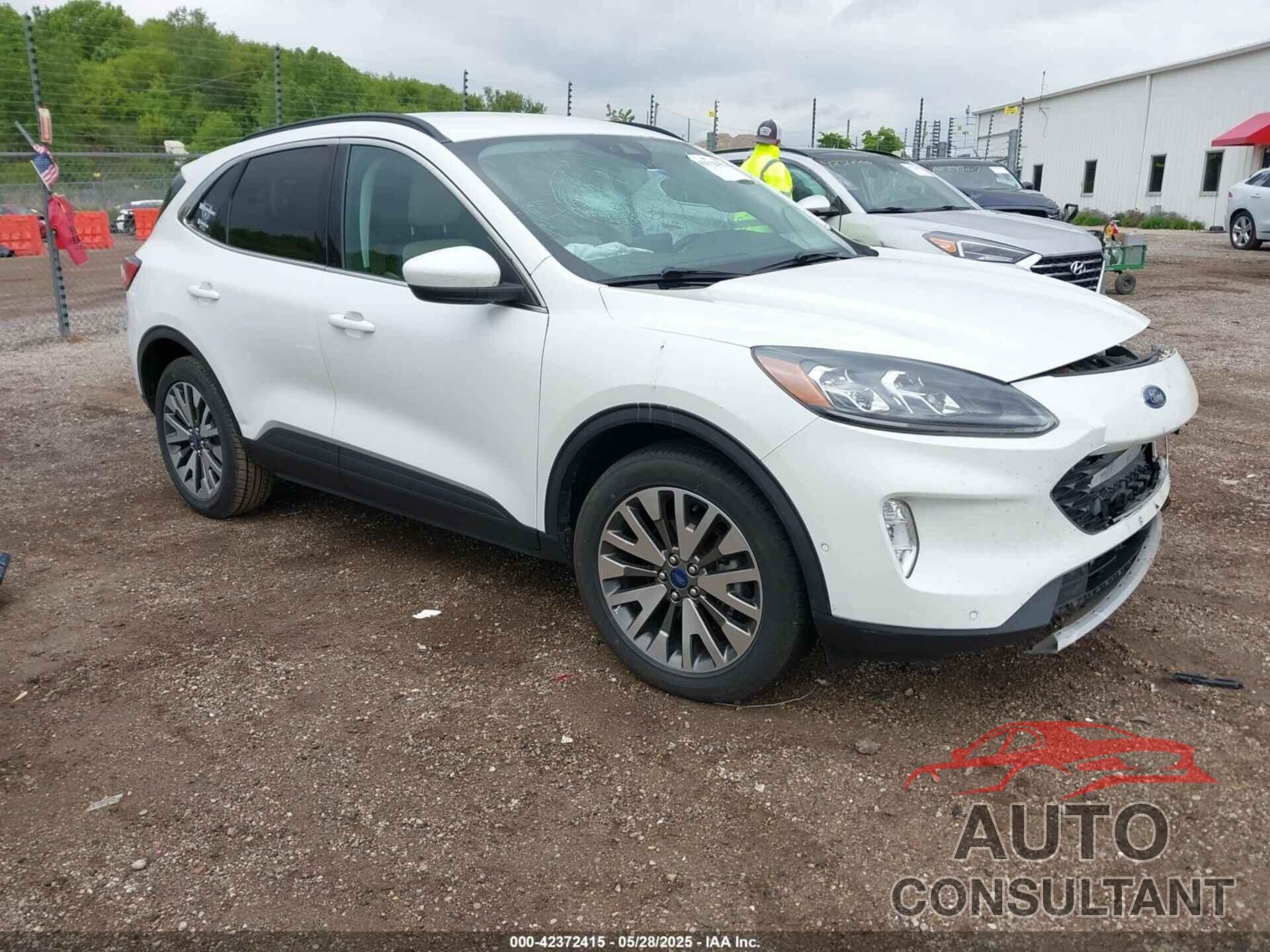 FORD ESCAPE 2021 - 1FMCU9J90MUA58638