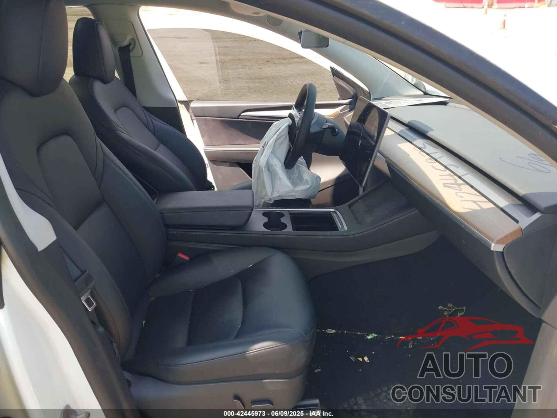 TESLA MODEL Y 2023 - 7SAYGDEE8PA121610