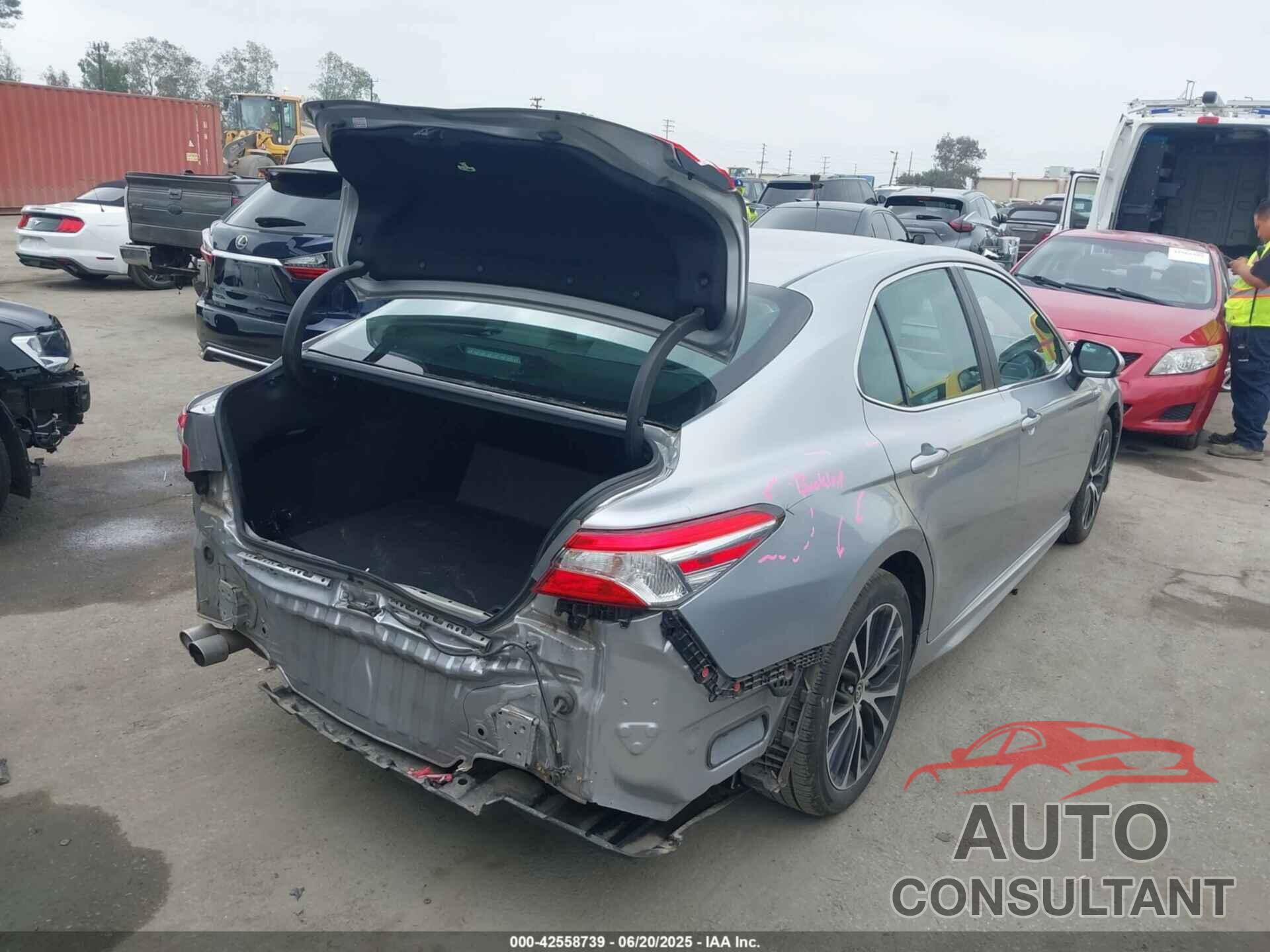 TOYOTA CAMRY 2020 - 4T1G31AK2LU536811