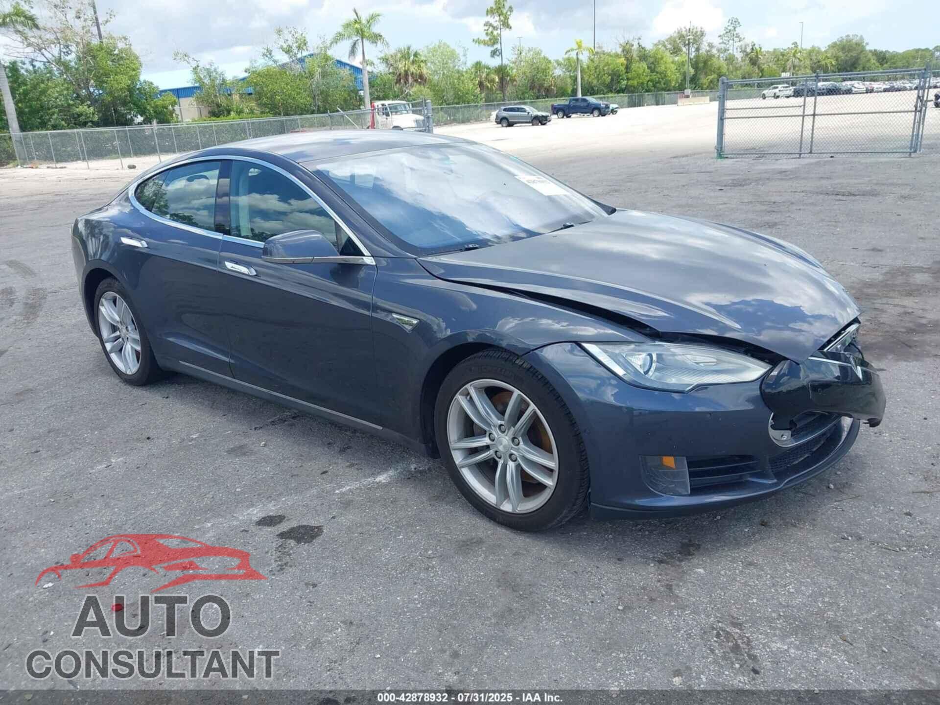 TESLA MODEL S 2015 - 5YJSA1E11FF115987