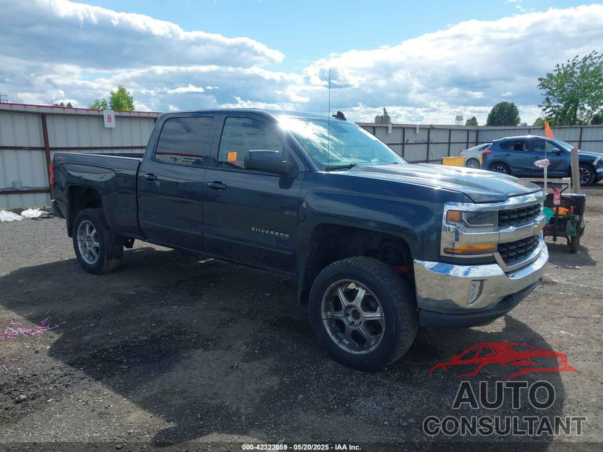 CHEVROLET SILVERADO 1500 2018 - 3GCUKREC8JG552555