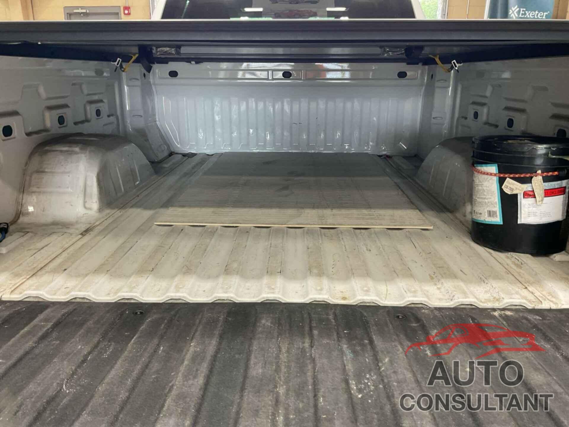 CHEVROLET SILVERADO 2023 - 1GCRACEK7PZ206549