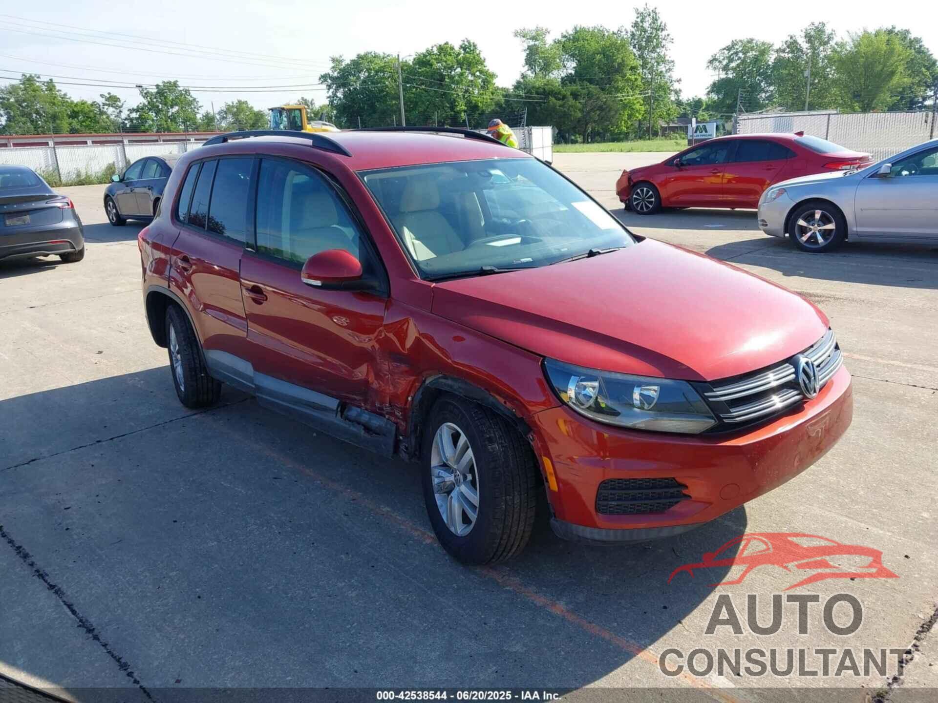 VOLKSWAGEN TIGUAN 2016 - WVGAV7AX0GW040219