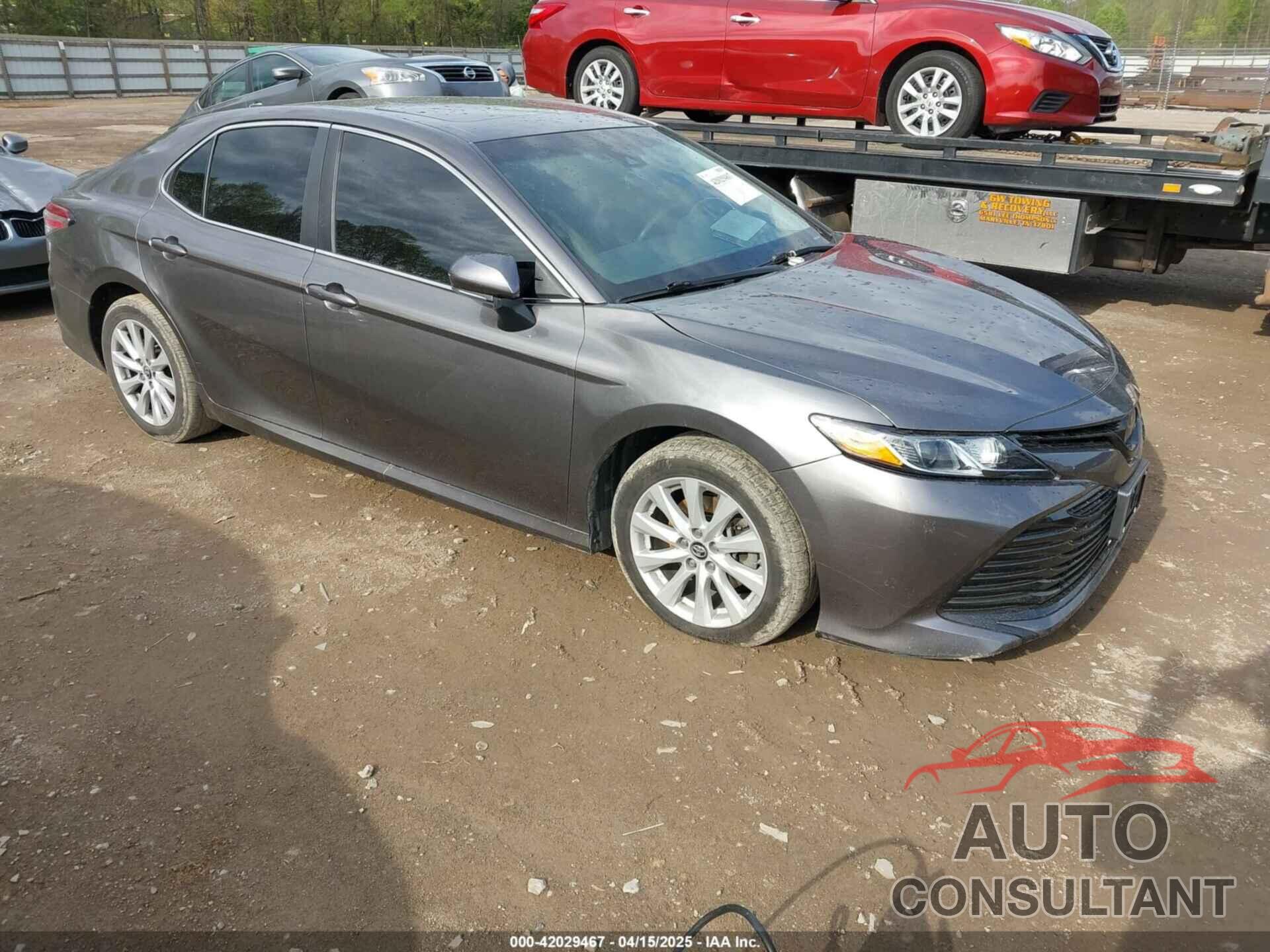TOYOTA CAMRY 2018 - 4T1B11HK3JU080210